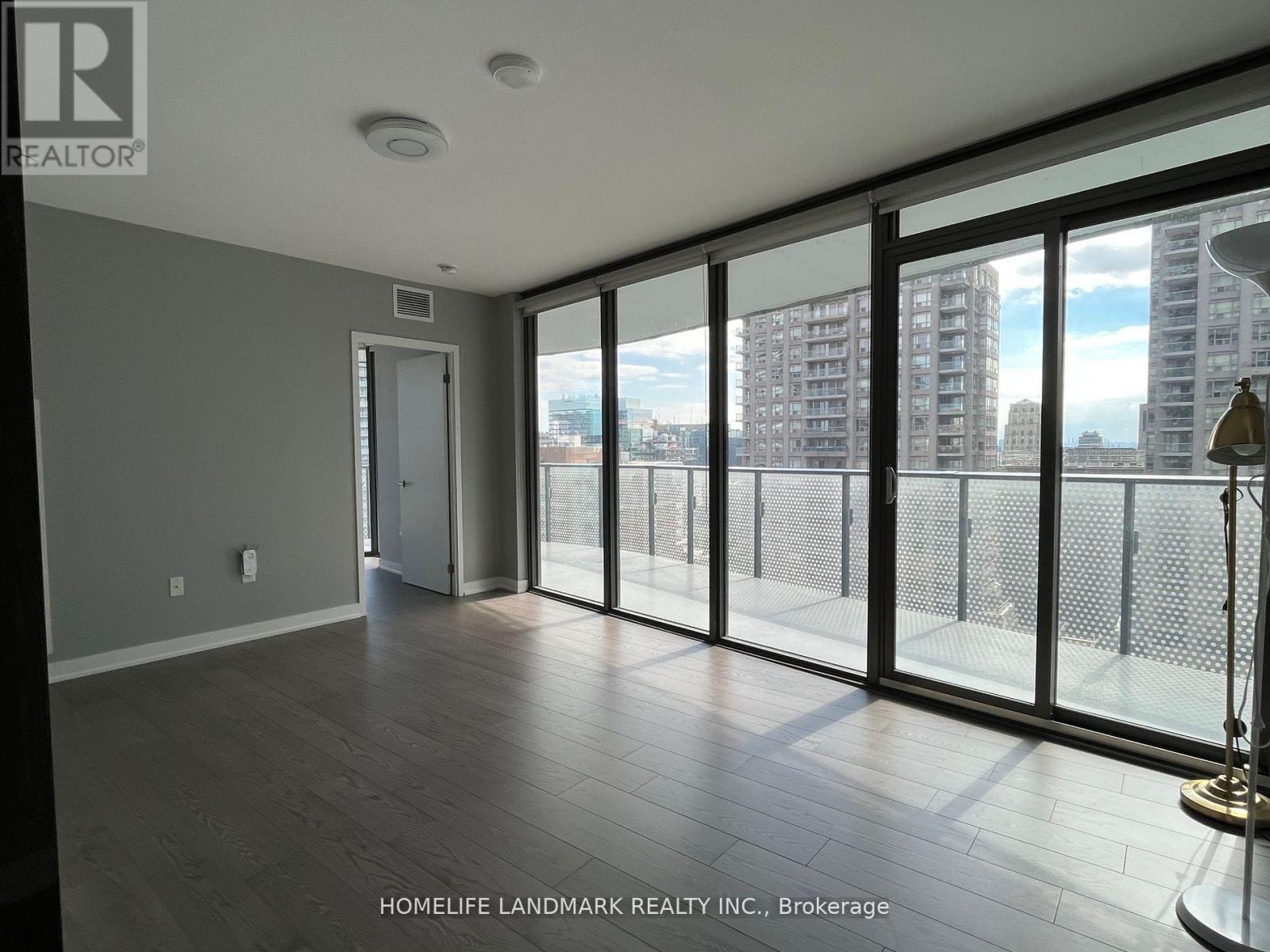 1405 - 11 Wellesley Street W, Toronto, Ontario  M4Y 0G4 - Photo 8 - C13108986