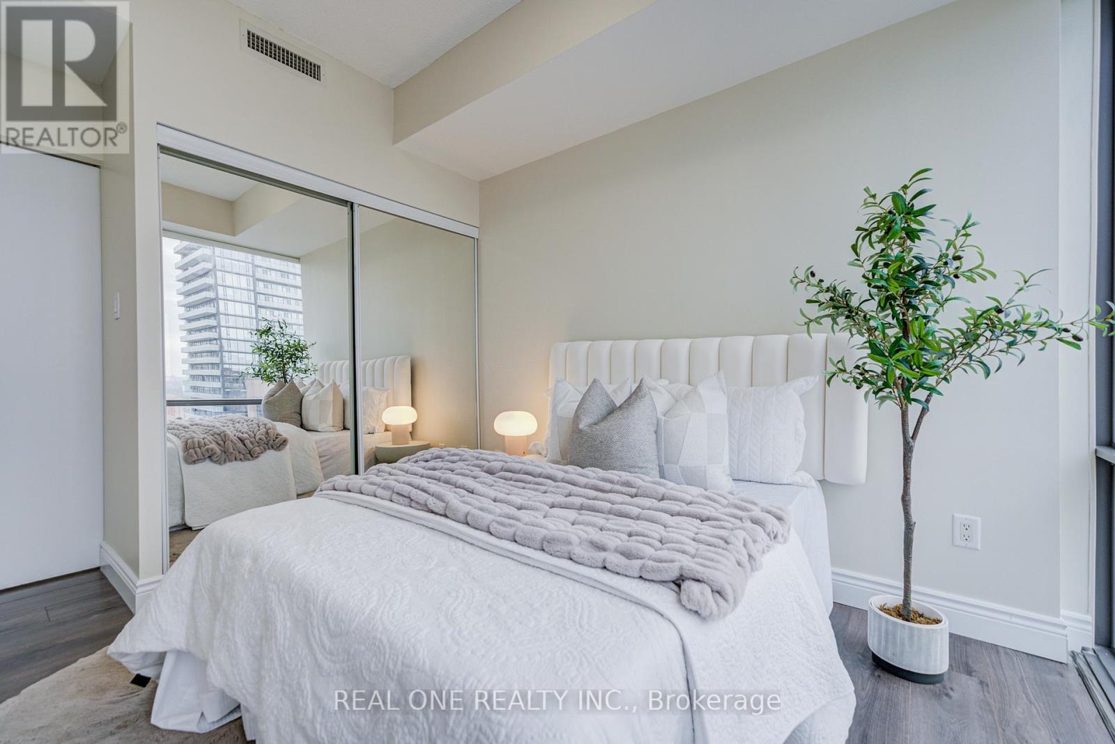 3107 - 38 Grenville Street, Toronto, Ontario  M4Y 1A5 - Photo 30 - C13109010