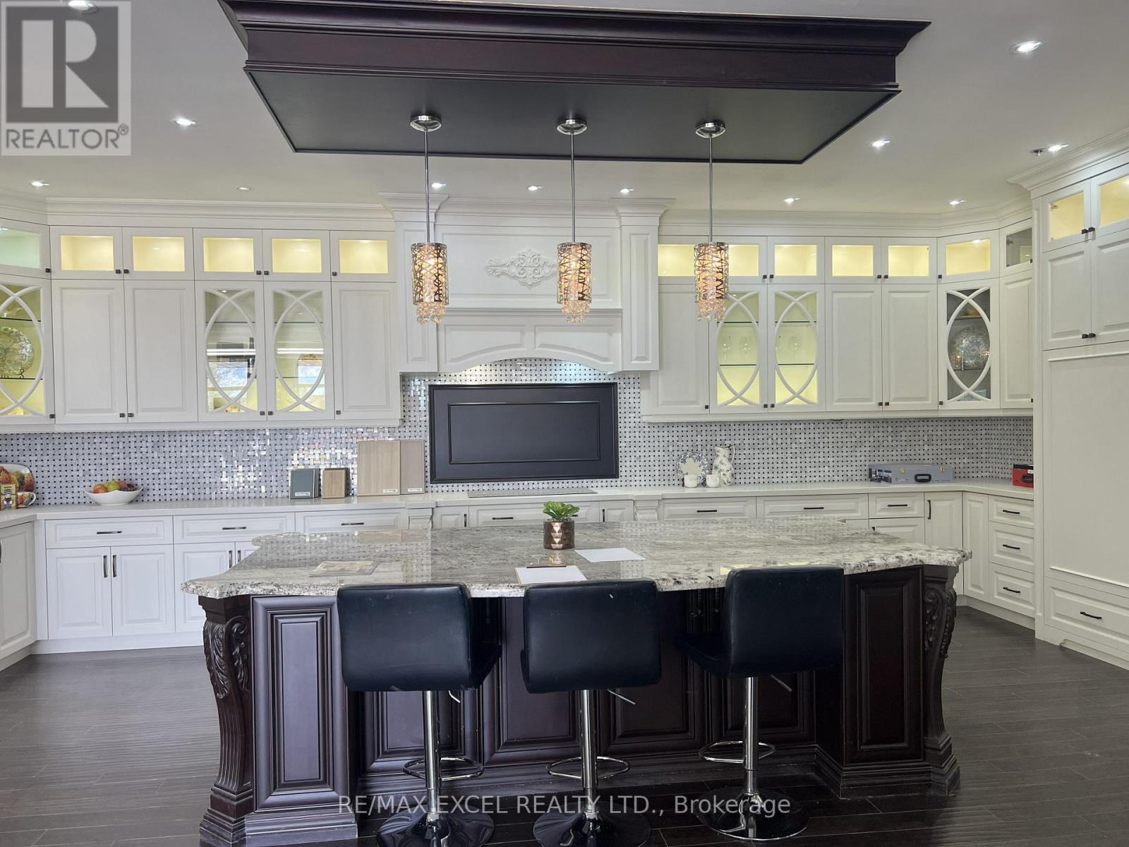 83 Whitmore Road, Vaughan, Ontario  L4L 6E2 - Photo 2 - N13108980