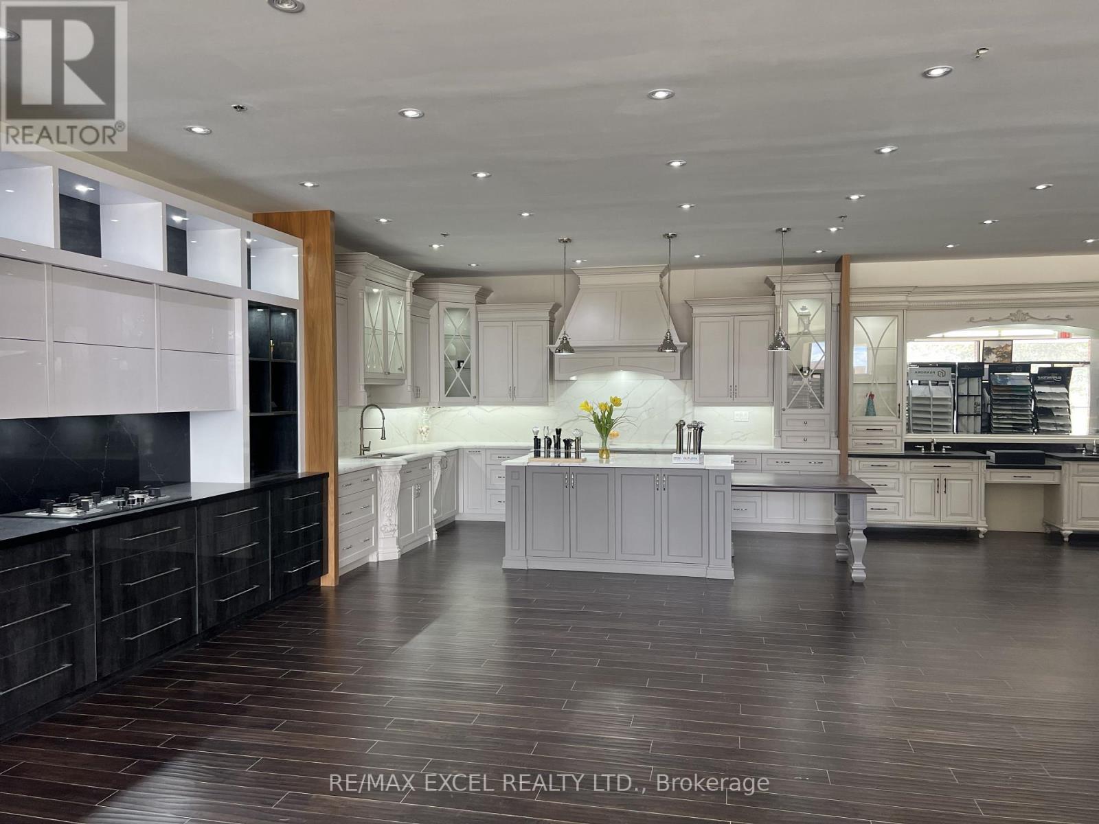83 Whitmore Road, Vaughan, Ontario  L4L 6E2 - Photo 3 - N13108980