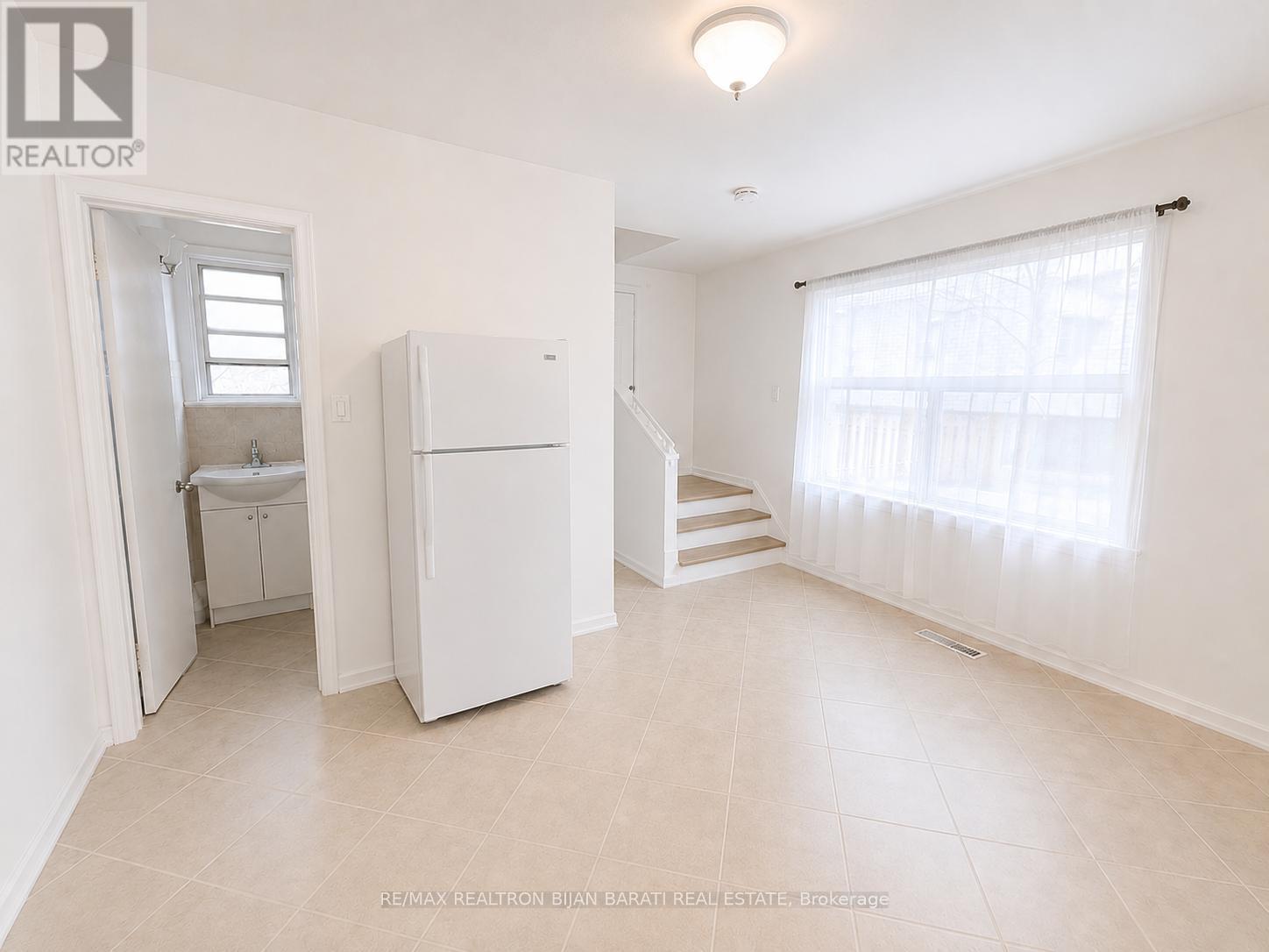 167 Ruggles Avenue, Richmond Hill, Ontario  L4C 1Y3 - Photo 6 - N13108982