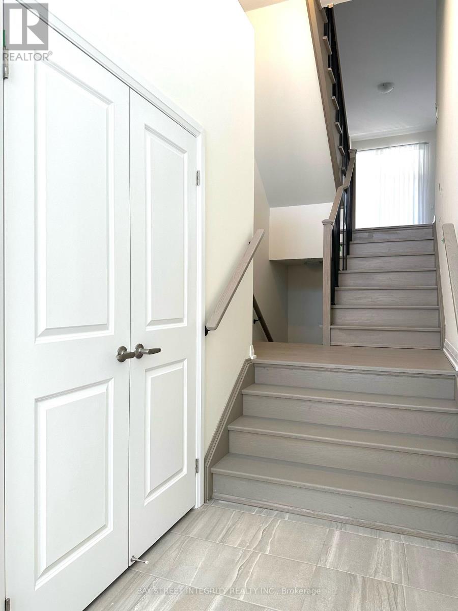 82 Millman Lane, Richmond Hill, Ontario  L4E 3R9 - Photo 2 - N13109008