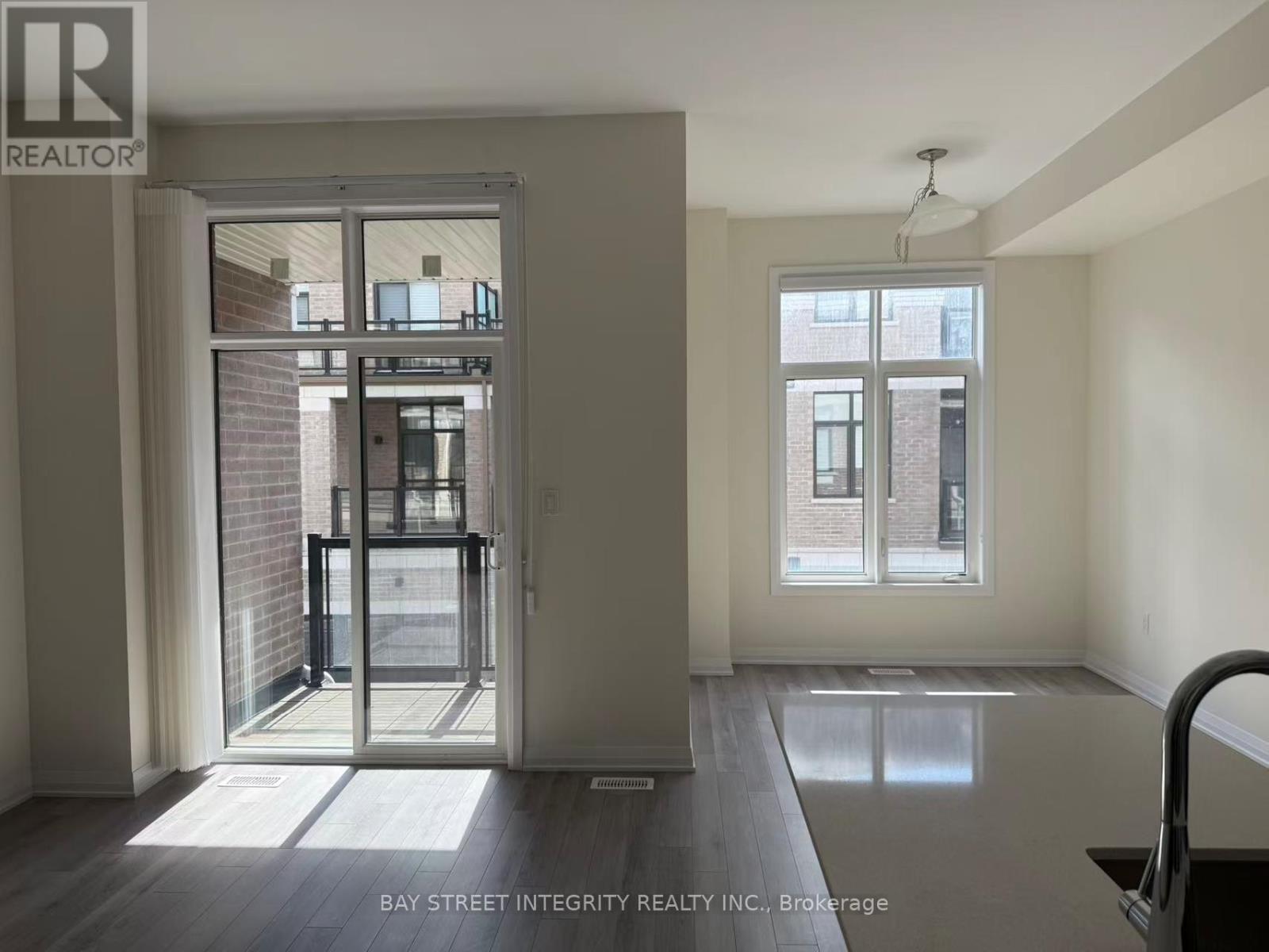 82 Millman Lane, Richmond Hill, Ontario  L4E 3R9 - Photo 6 - N13109008