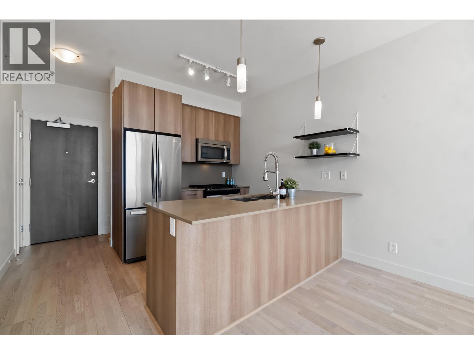 4xx 7058 14th Avenue, Burnaby, British Columbia  V3N 0E6 - Photo 4 - R3111028