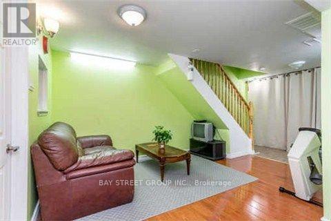 35 Cairnside Crescent, Toronto, Ontario  M2J 3M9 - Photo 4 - C13108438