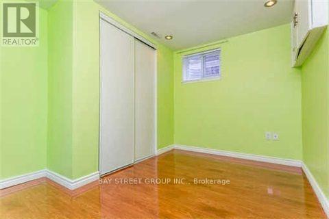 35 Cairnside Crescent, Toronto, Ontario  M2J 3M9 - Photo 7 - C13108438