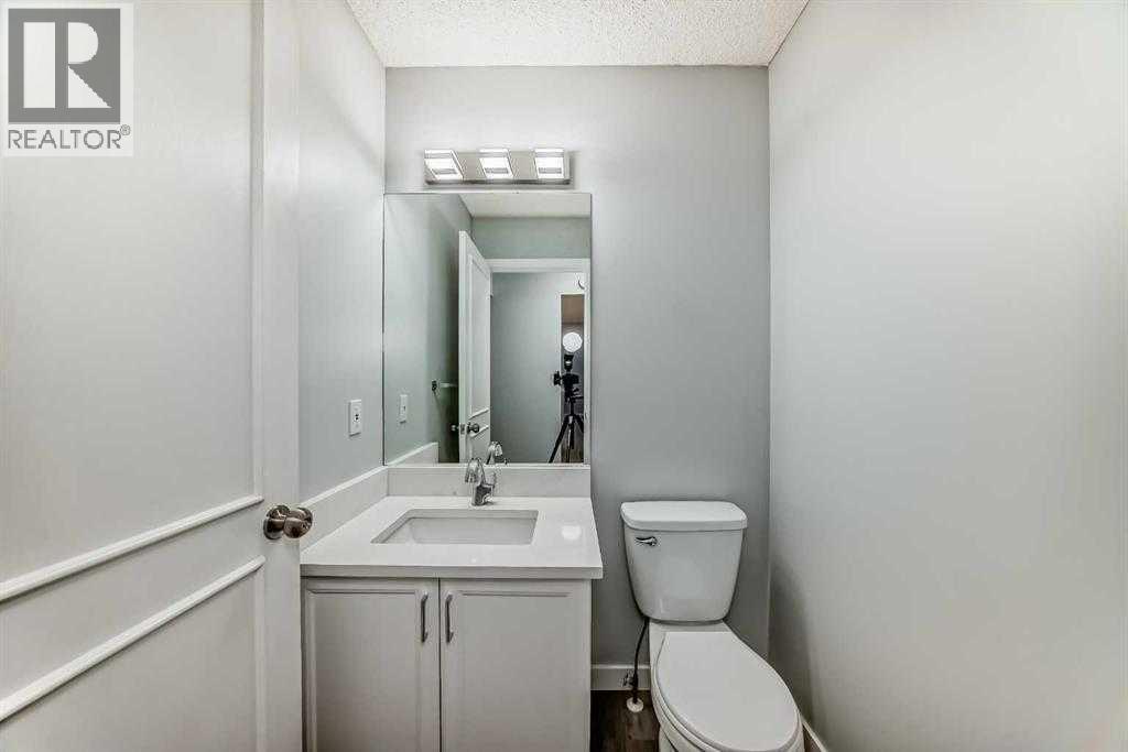 10134 Hidden Valley Drive Nw, Calgary, Alberta  T3A 5C9 - Photo 12 - A2301340