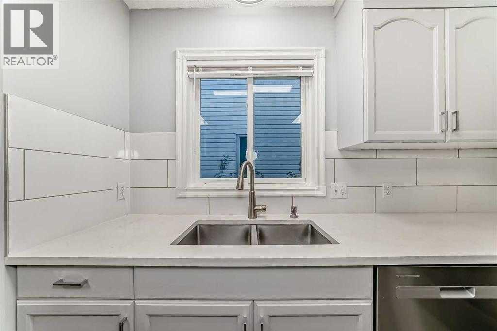 10134 Hidden Valley Drive Nw, Calgary, Alberta  T3A 5C9 - Photo 9 - A2301340