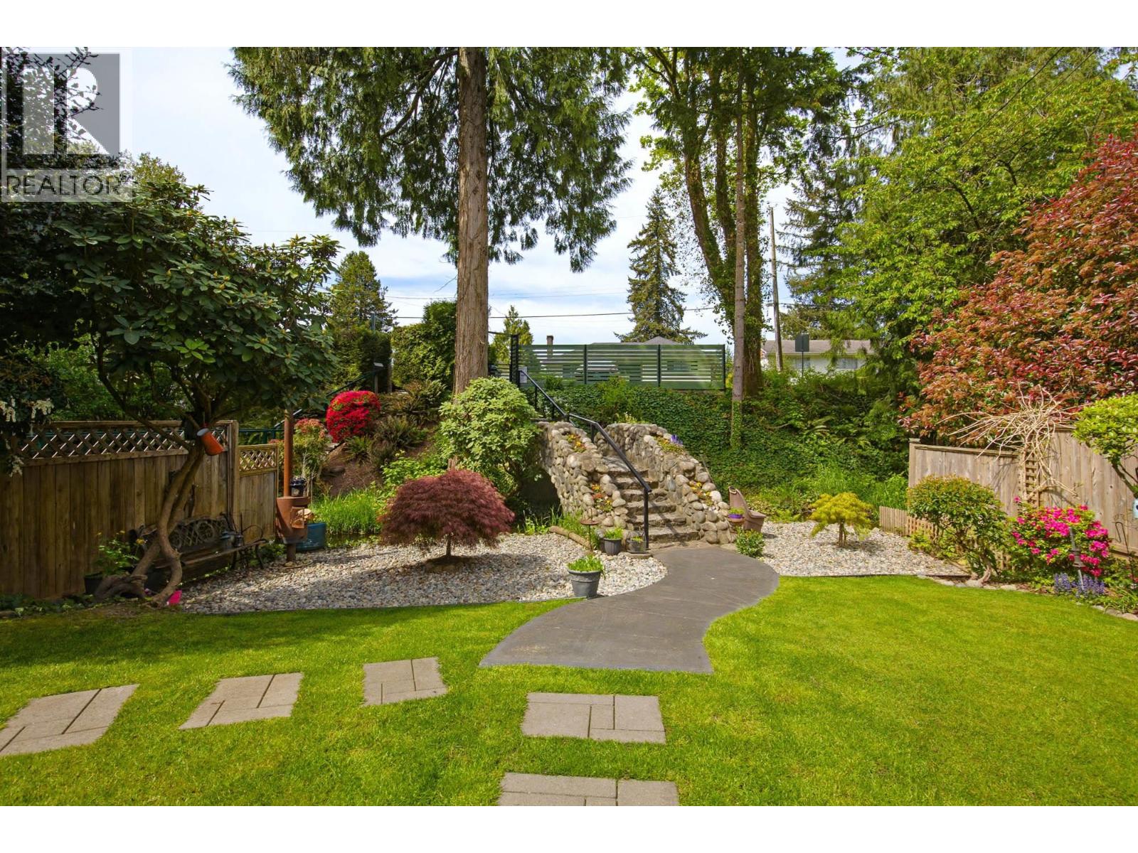 3358 Jervis Street, Port Coquitlam, British Columbia  V3B 4P3 - Photo 3 - R3118350