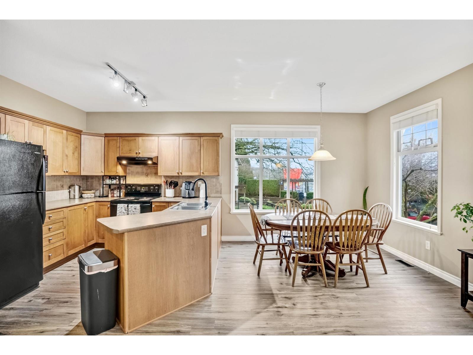 5 6588 188 Street, Surrey, British Columbia  V3S 1Z6 - Photo 3 - R3113664