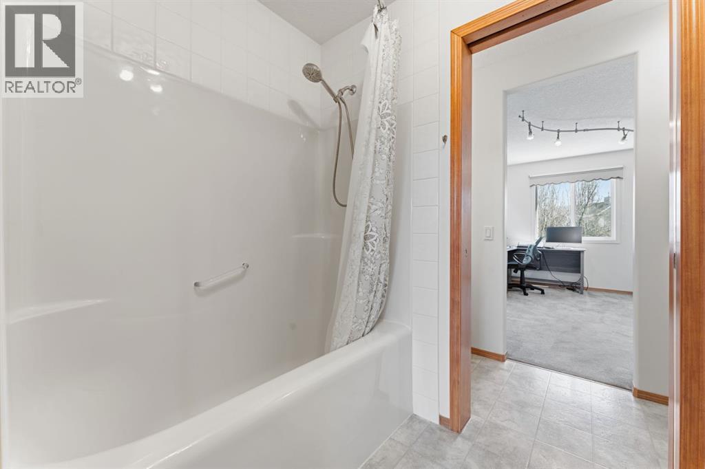 36 Wentworth Close Sw, Calgary, Alberta  T3H 4V9 - Photo 30 - A2308978