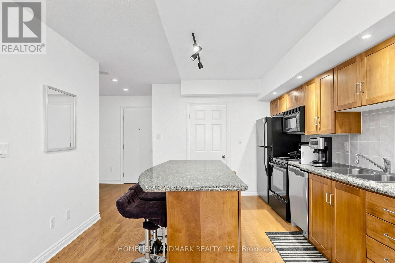 1124 - 270 Wellington Street W, Toronto, Ontario  M5V 3P5 - Photo 14 - C13109034
