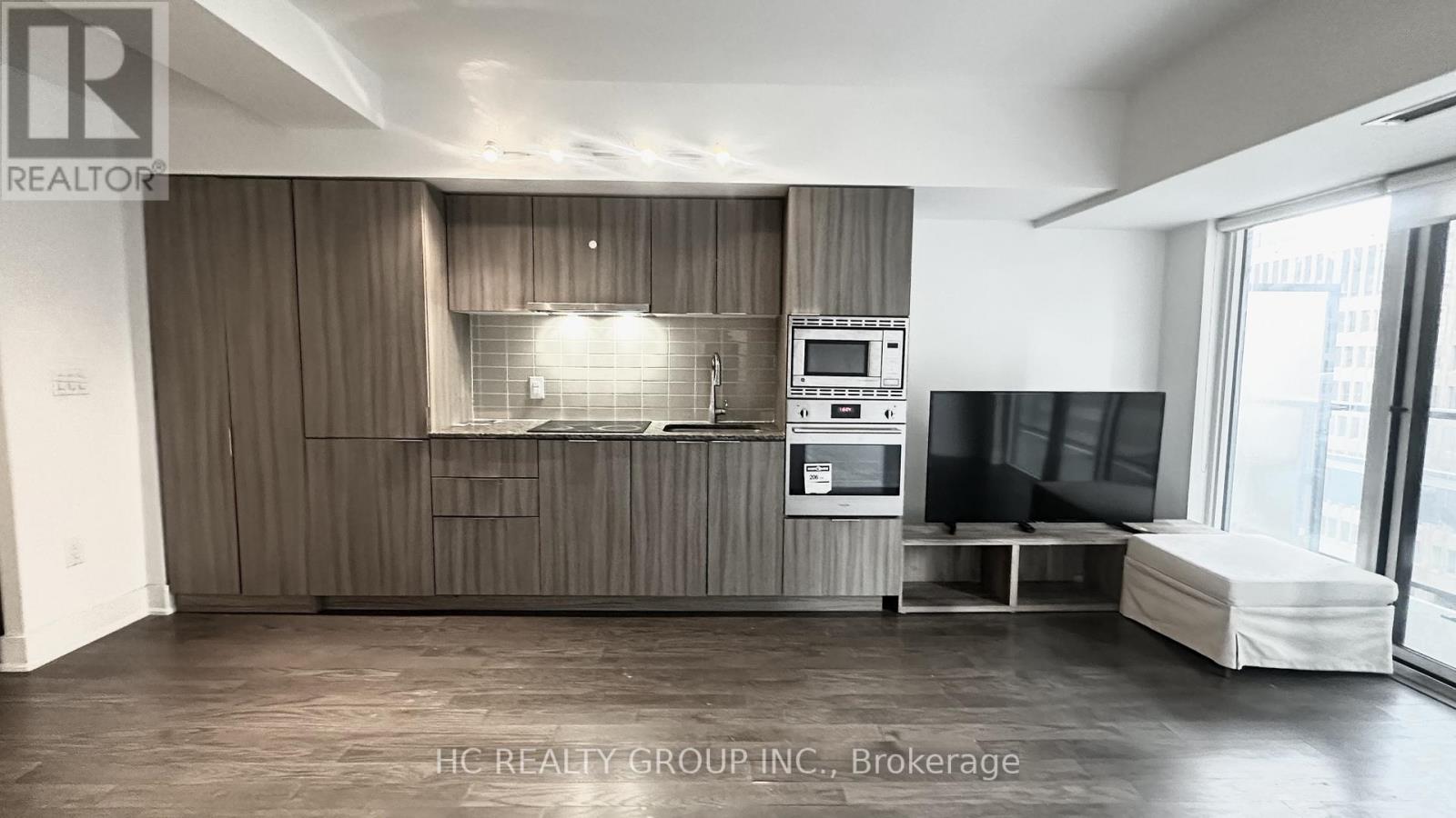 1008 - 955 BAY STREET, Toronto, Ontario