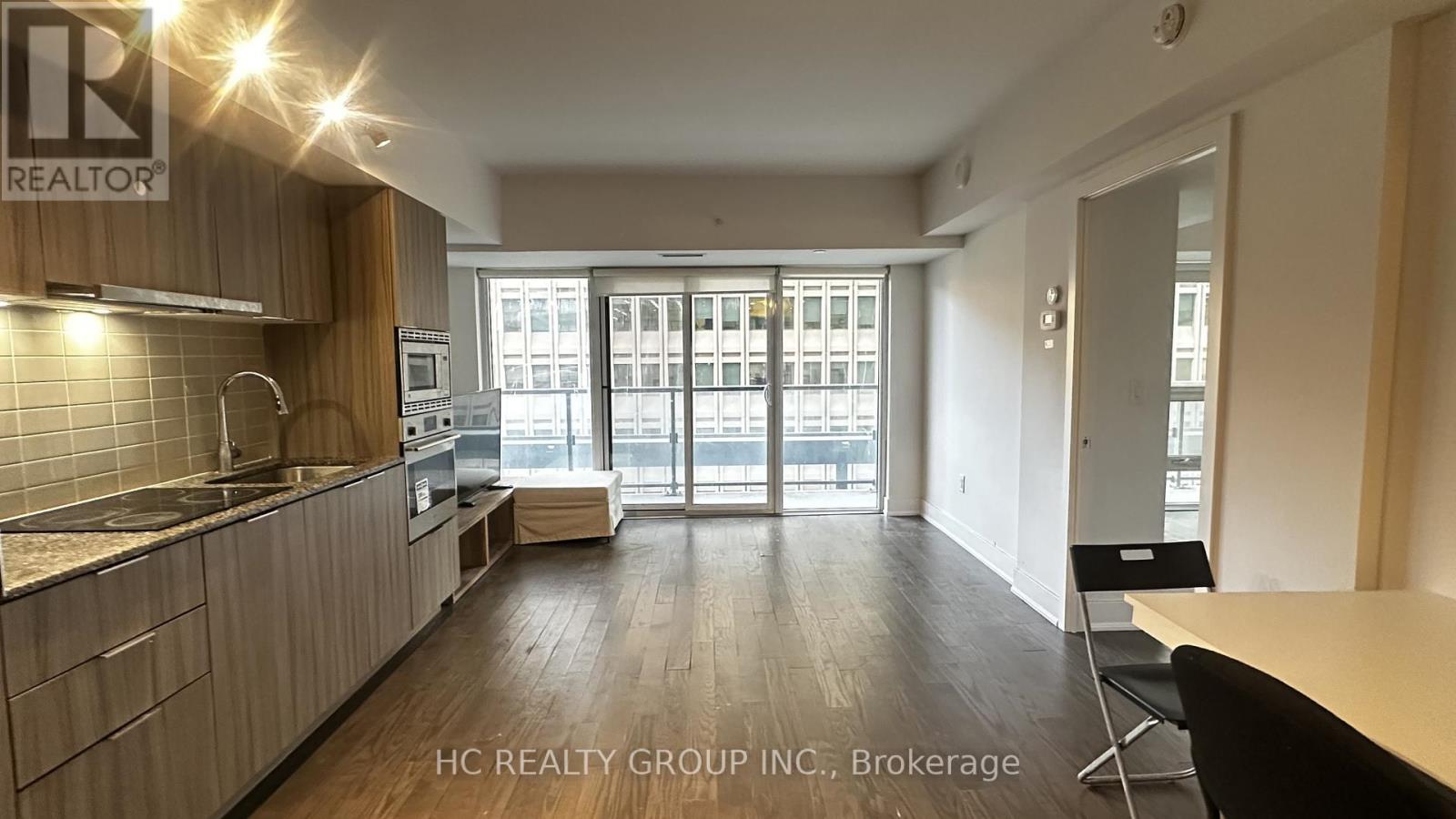 1008 - 955 Bay Street, Toronto, Ontario  M5S 2A2 - Photo 2 - C13109050