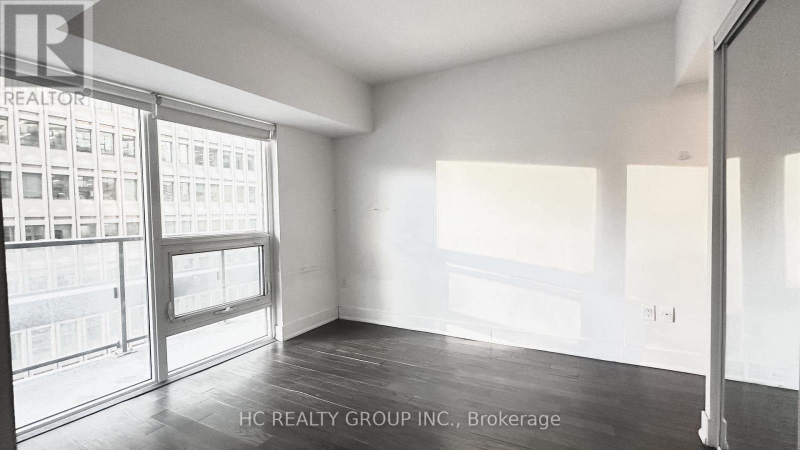 1008 - 955 Bay Street, Toronto, Ontario  M5S 2A2 - Photo 4 - C13109050