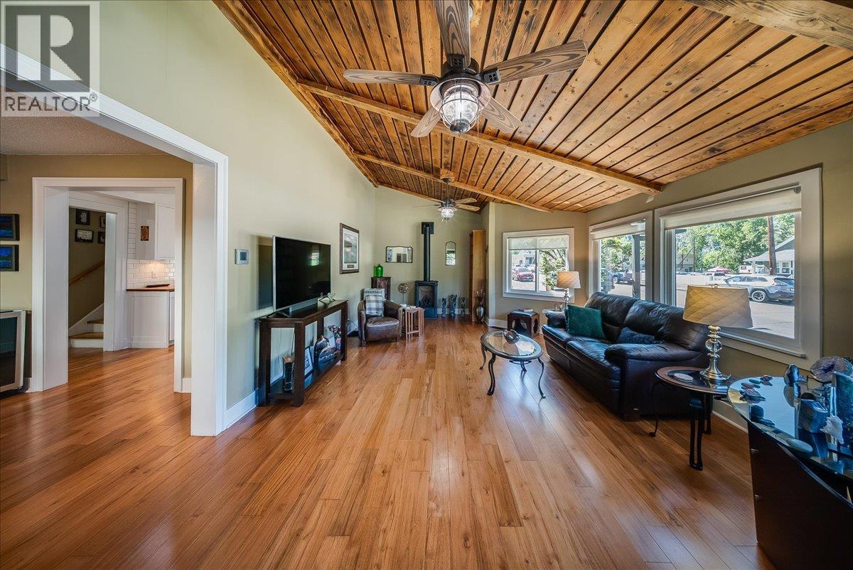 1443 Columbia Avenue, Trail, British Columbia  V1R 1J7 - Photo 5 - 10386815