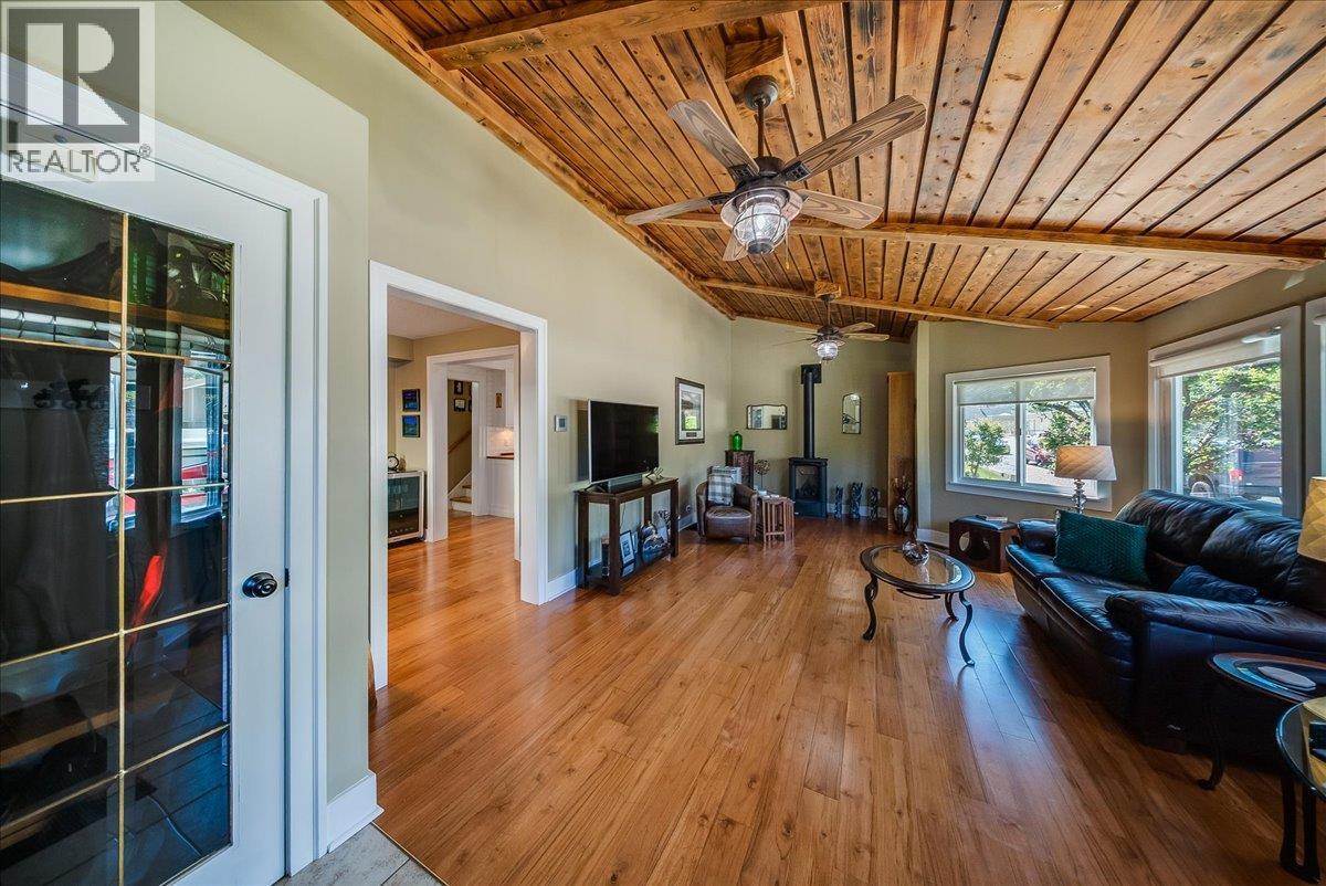 1443 Columbia Avenue, Trail, British Columbia  V1R 1J7 - Photo 4 - 10386815