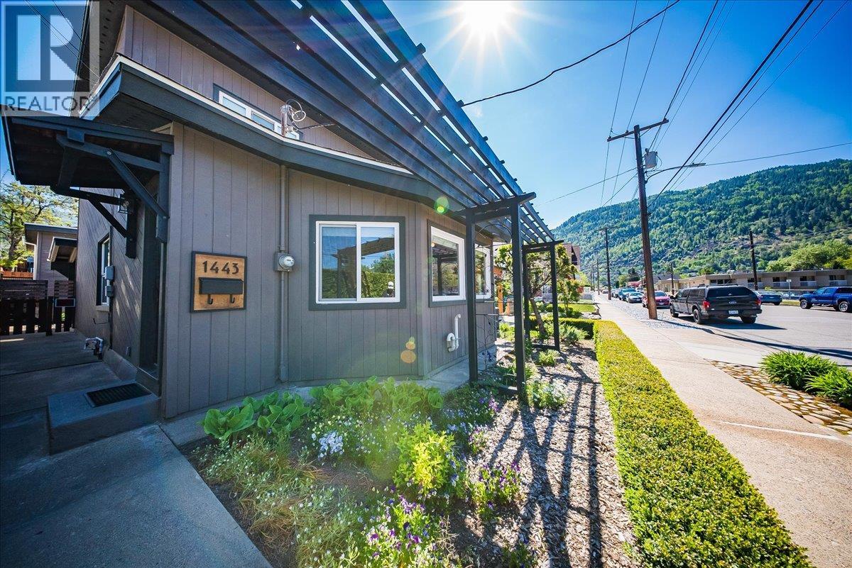 1443 Columbia Avenue, Trail, British Columbia  V1R 1J7 - Photo 2 - 10386815