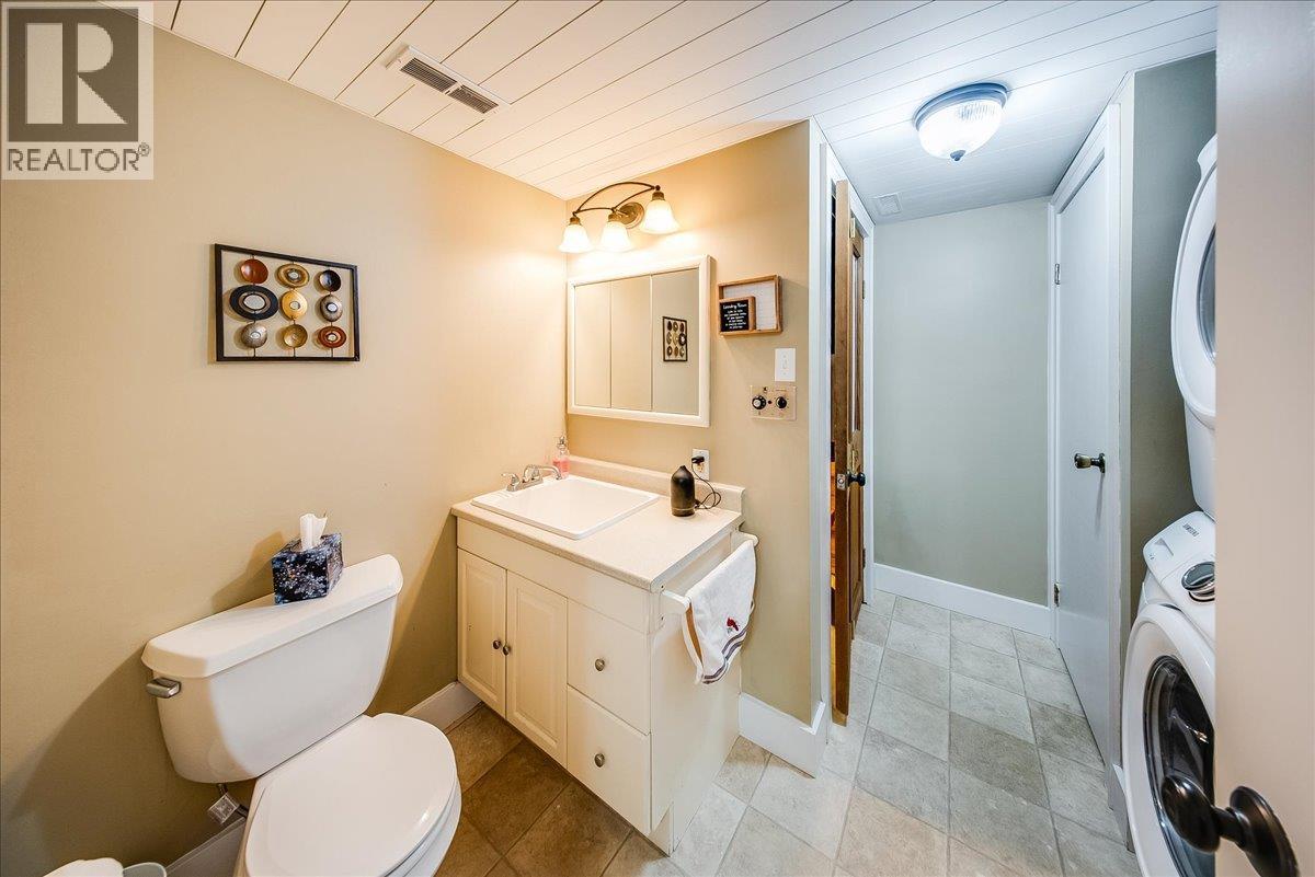 1443 Columbia Avenue, Trail, British Columbia  V1R 1J7 - Photo 24 - 10386815