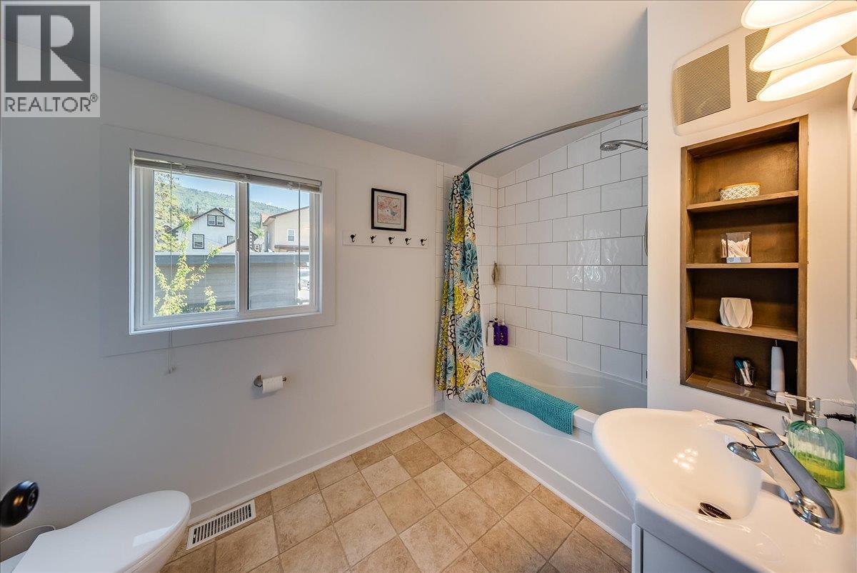 1443 Columbia Avenue, Trail, British Columbia  V1R 1J7 - Photo 36 - 10386815