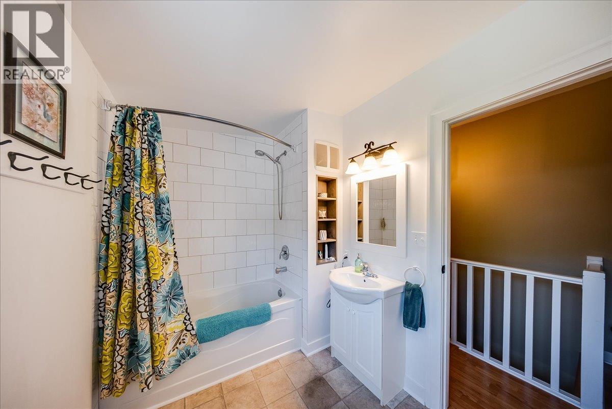 1443 Columbia Avenue, Trail, British Columbia  V1R 1J7 - Photo 35 - 10386815