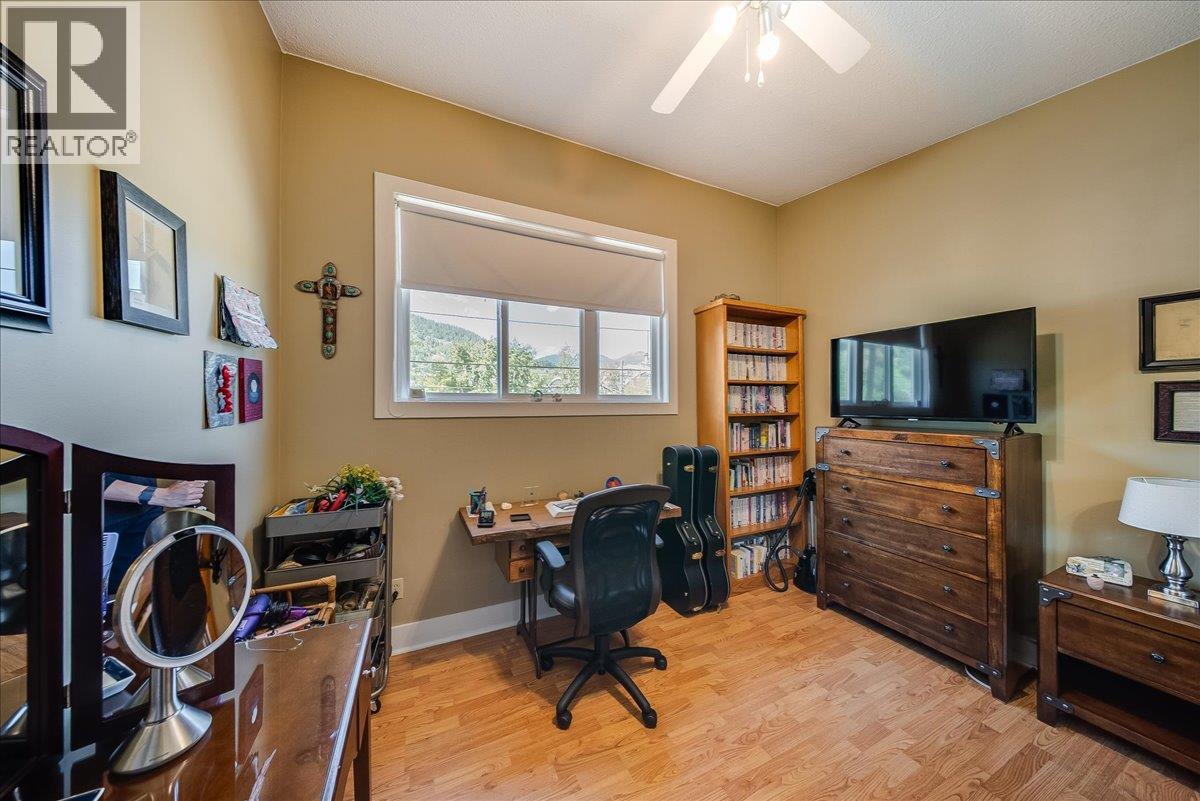 1443 Columbia Avenue, Trail, British Columbia  V1R 1J7 - Photo 31 - 10386815