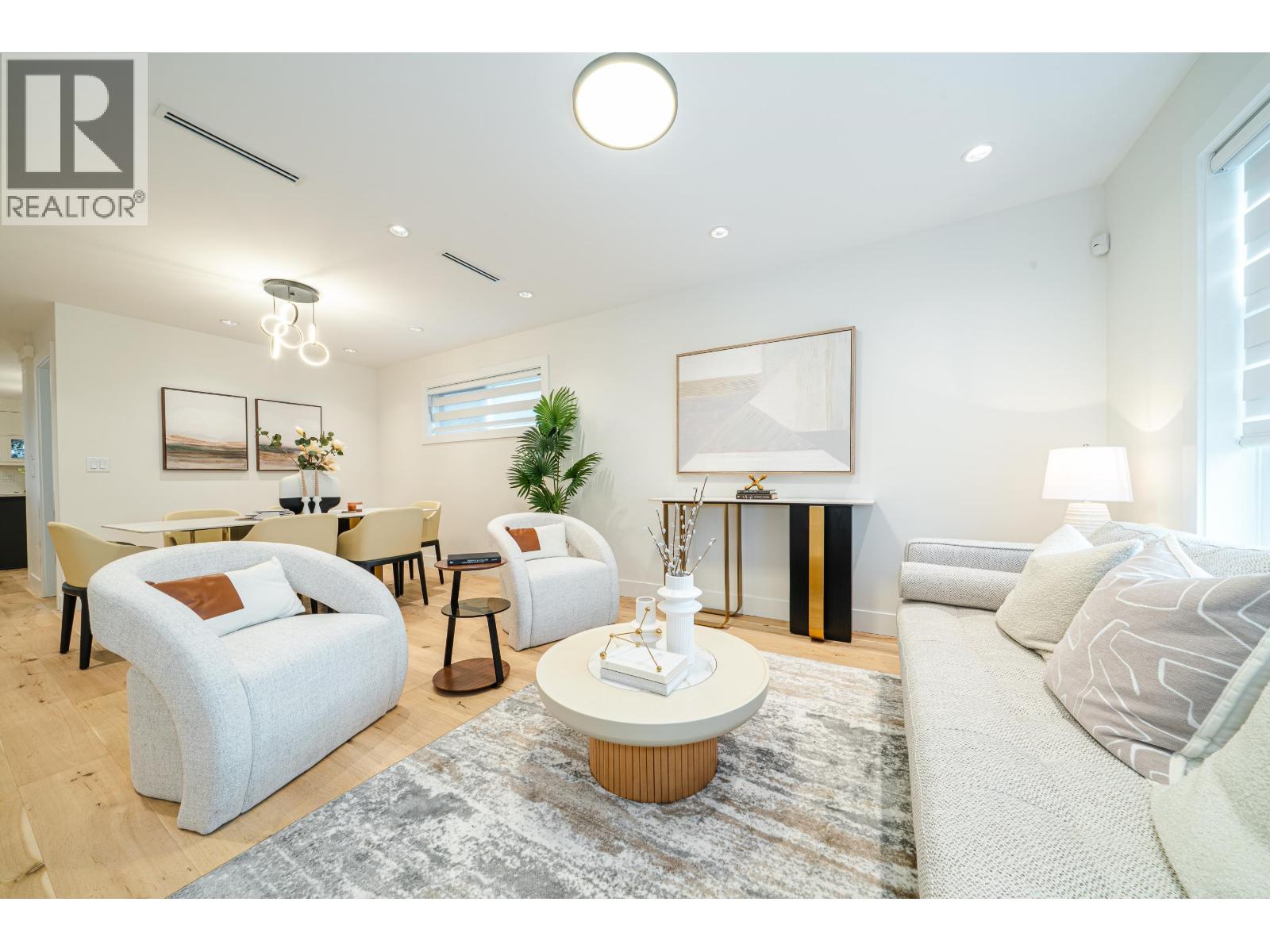 4919 Venables Street, Burnaby, British Columbia  V5B 1X8 - Photo 4 - R3093963