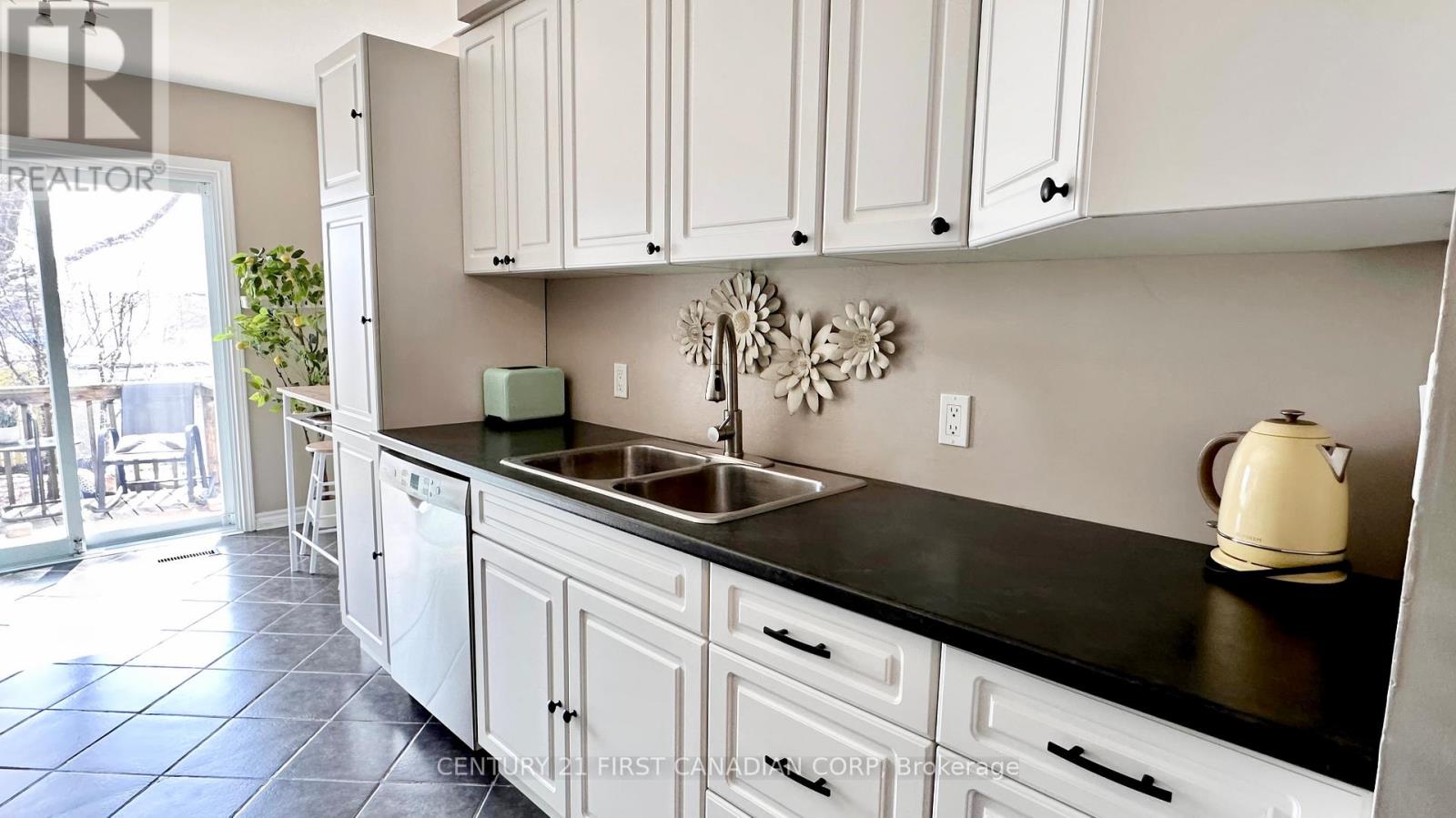 15 Chancton Crescent, London South, Ontario  N6E 2Y5 - Photo 7 - X13109054