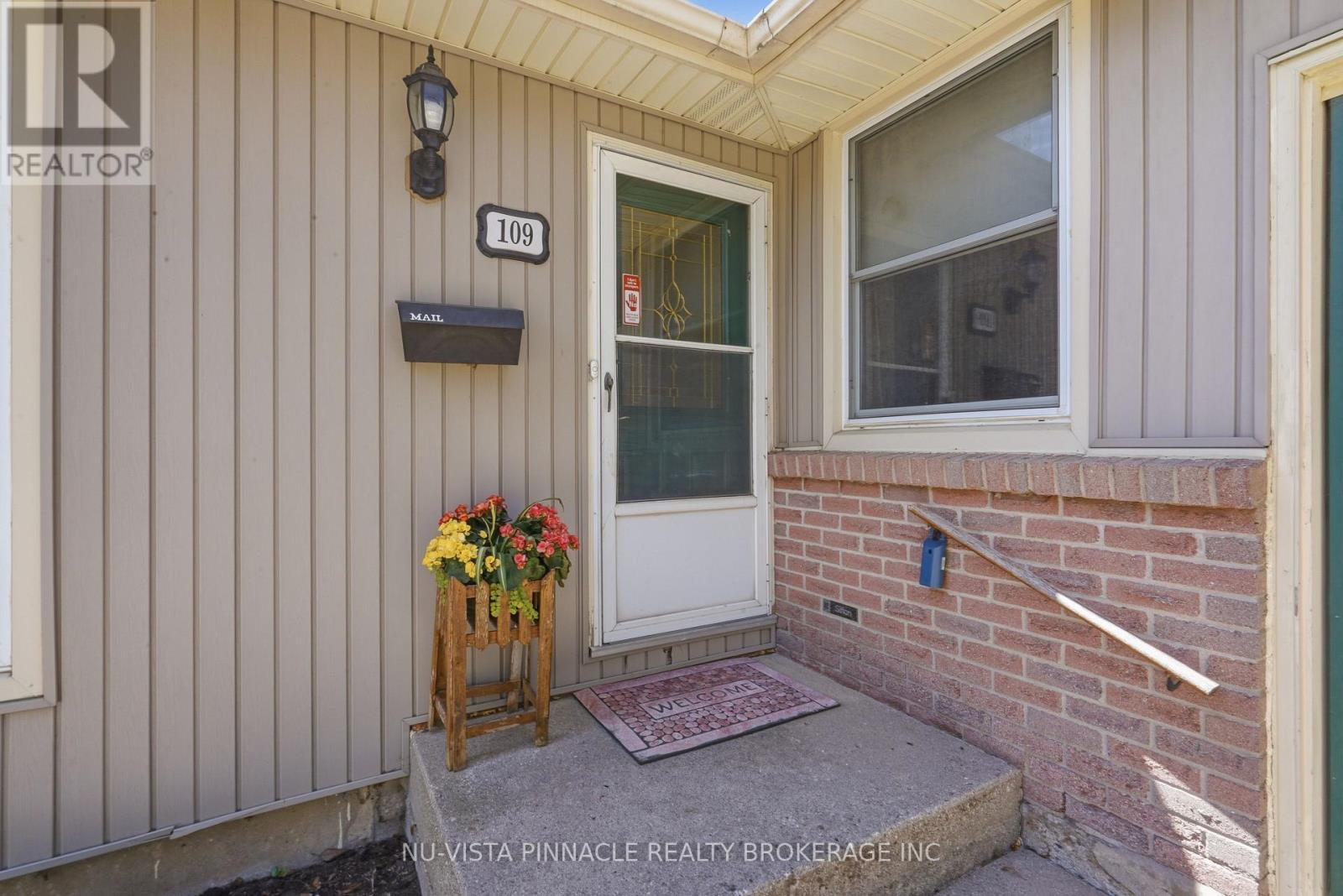 109 Brixham Crescent, London South, Ontario  N6K 1K9 - Photo 4 - X13109114