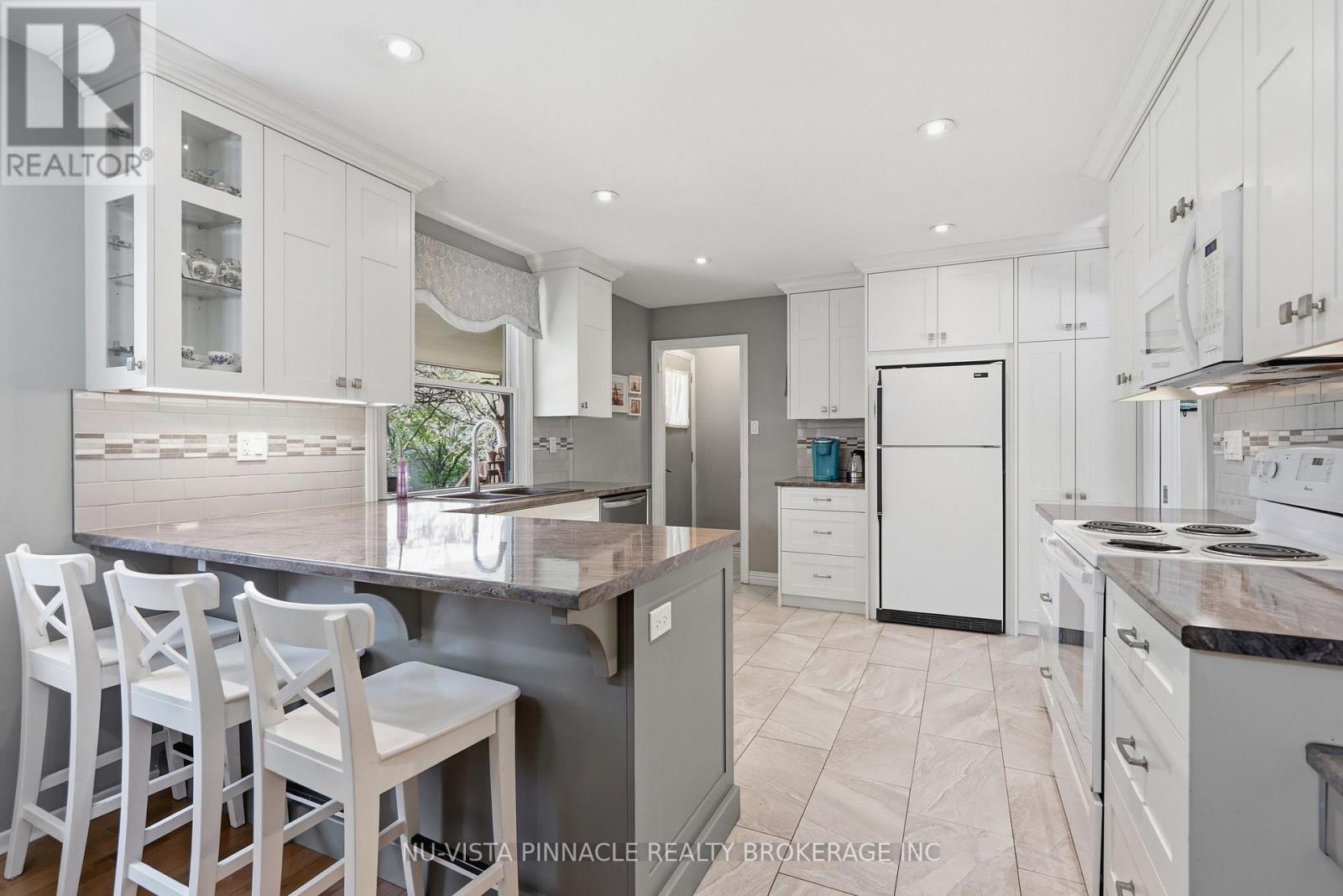 109 Brixham Crescent, London South, Ontario  N6K 1K9 - Photo 8 - X13109114