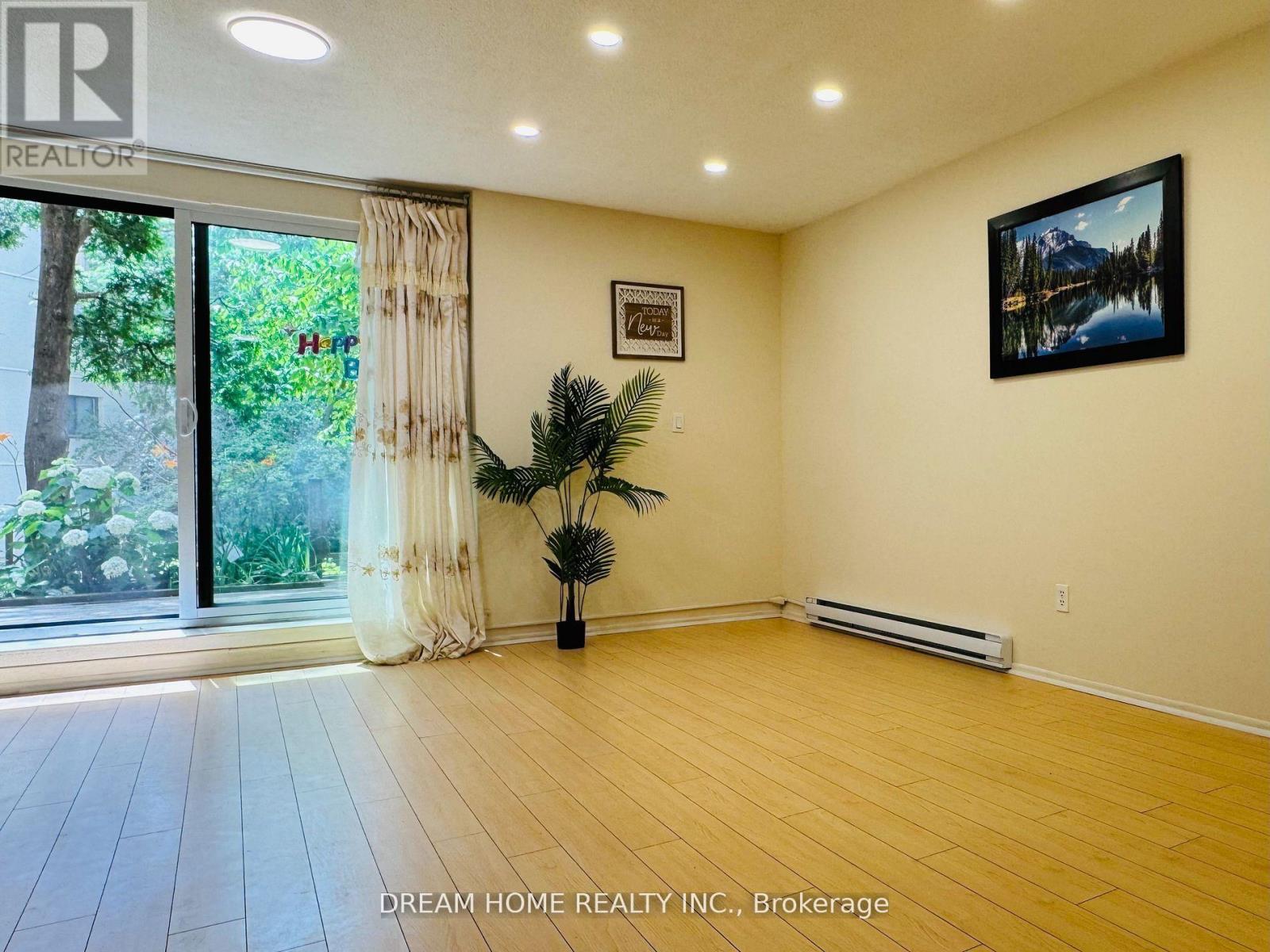 11 - 25 Pebble Byway, Toronto, Ontario  M2H 3J6 - Photo 3 - C13109076