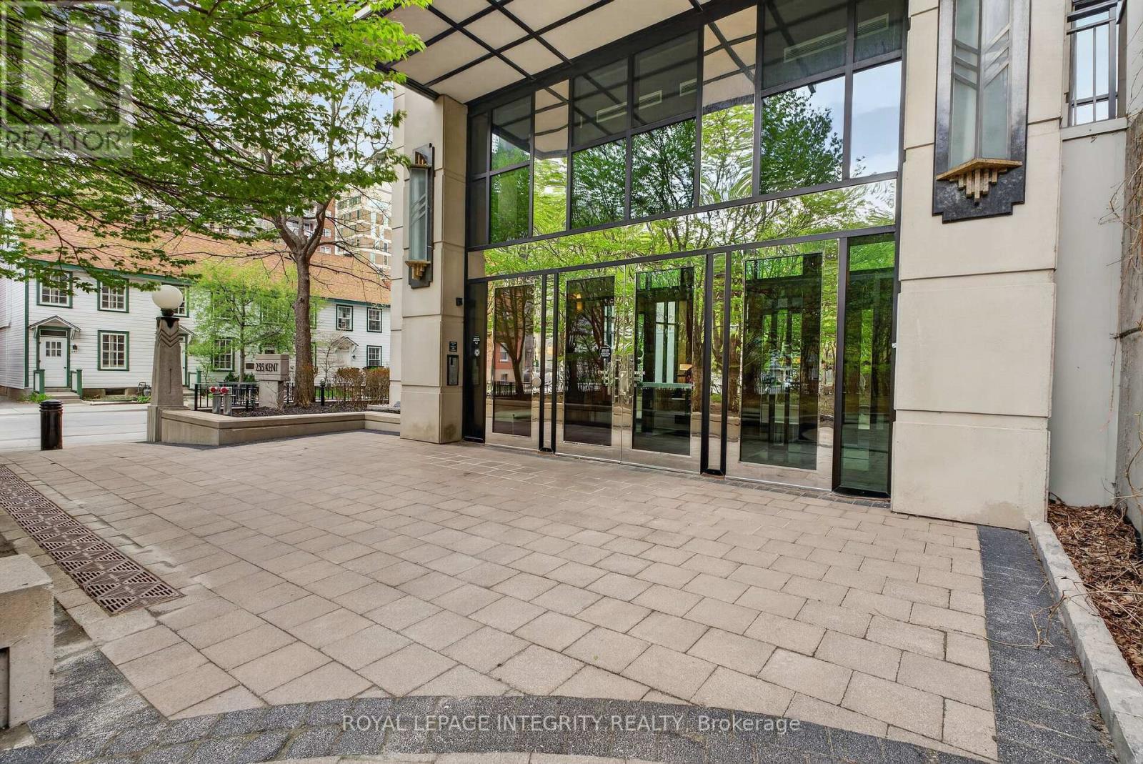 1612 - 235 Kent Street, Ottawa, Ontario  K2P 1Z9 - Photo 2 - X13109090