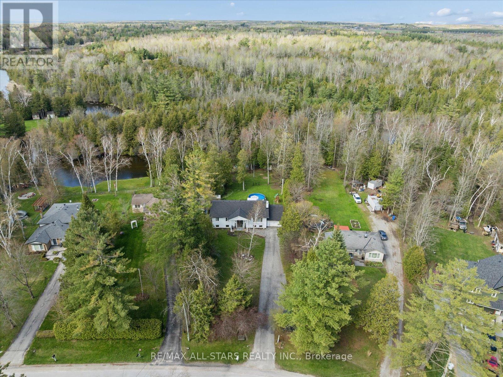 127 Pinecrest Road, Georgina, Ontario  L0E 1N0 - Photo 2 - N13109068