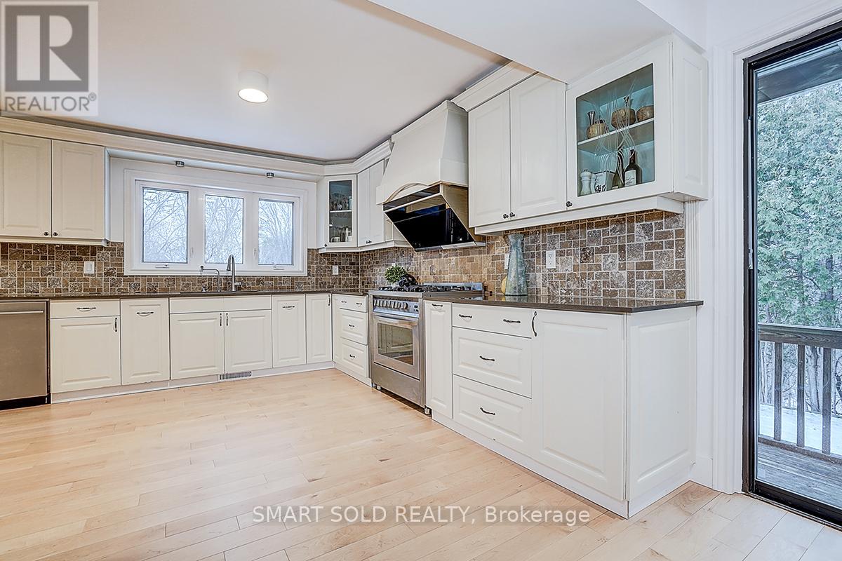 197 Garden Avenue, Richmond Hill, Ontario  L4C 6L8 - Photo 14 - N13109102