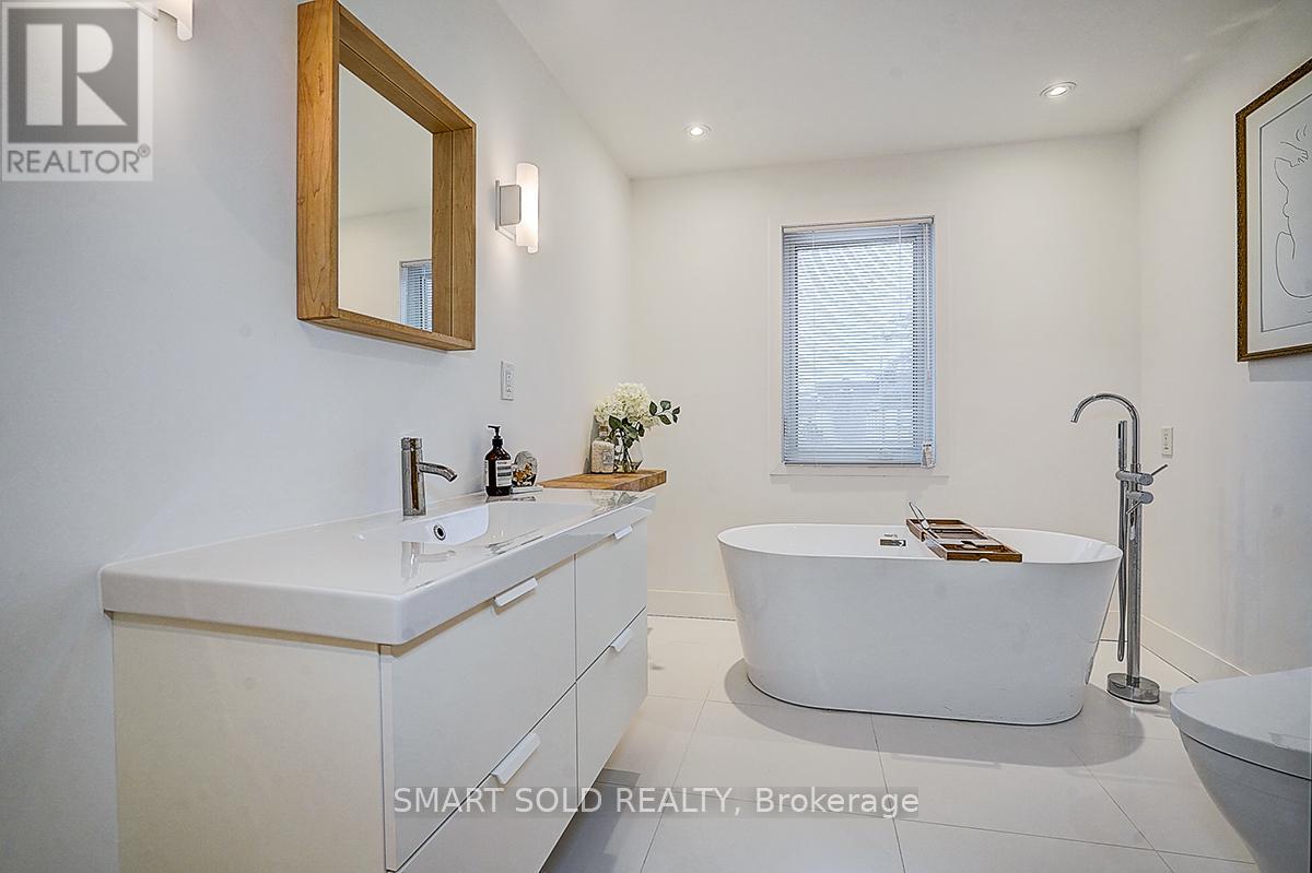 197 Garden Avenue, Richmond Hill, Ontario  L4C 6L8 - Photo 28 - N13109102