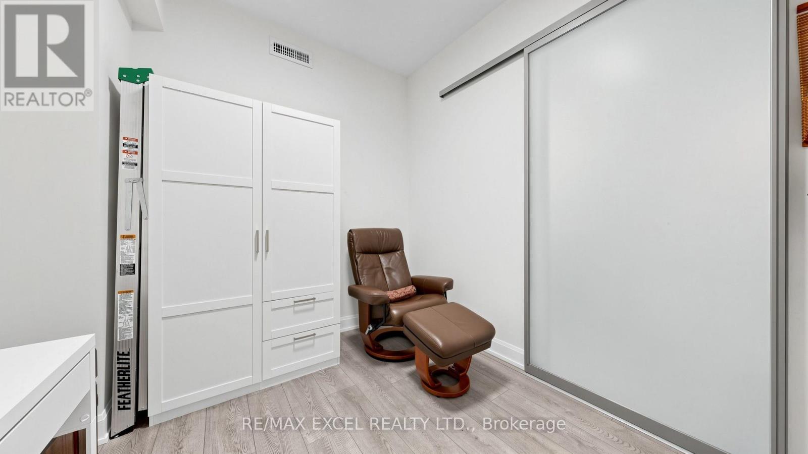 1005 - 8 Water Walk Drive, Markham, Ontario  L3R 6L4 - Photo 28 - N13109104