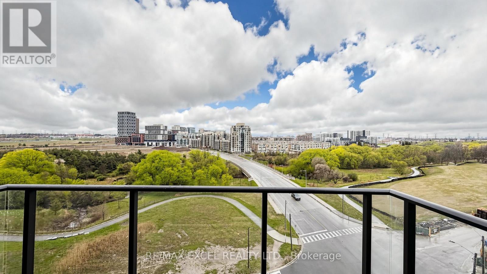 1005 - 8 Water Walk Drive, Markham, Ontario  L3R 6L4 - Photo 31 - N13109104