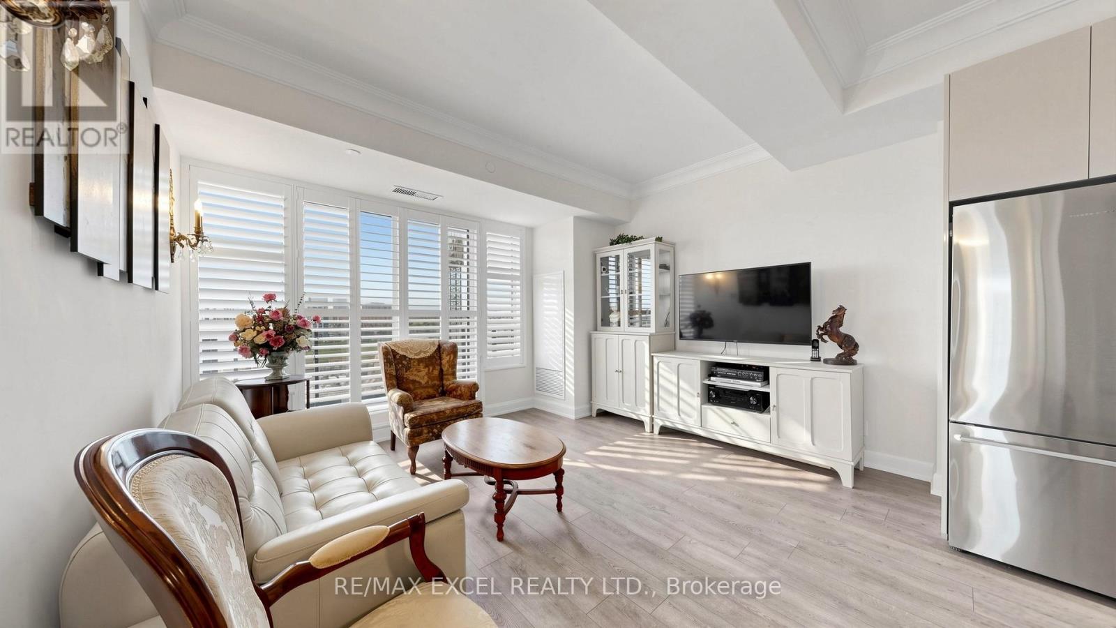 1005 - 8 Water Walk Drive, Markham, Ontario  L3R 6L4 - Photo 7 - N13109104