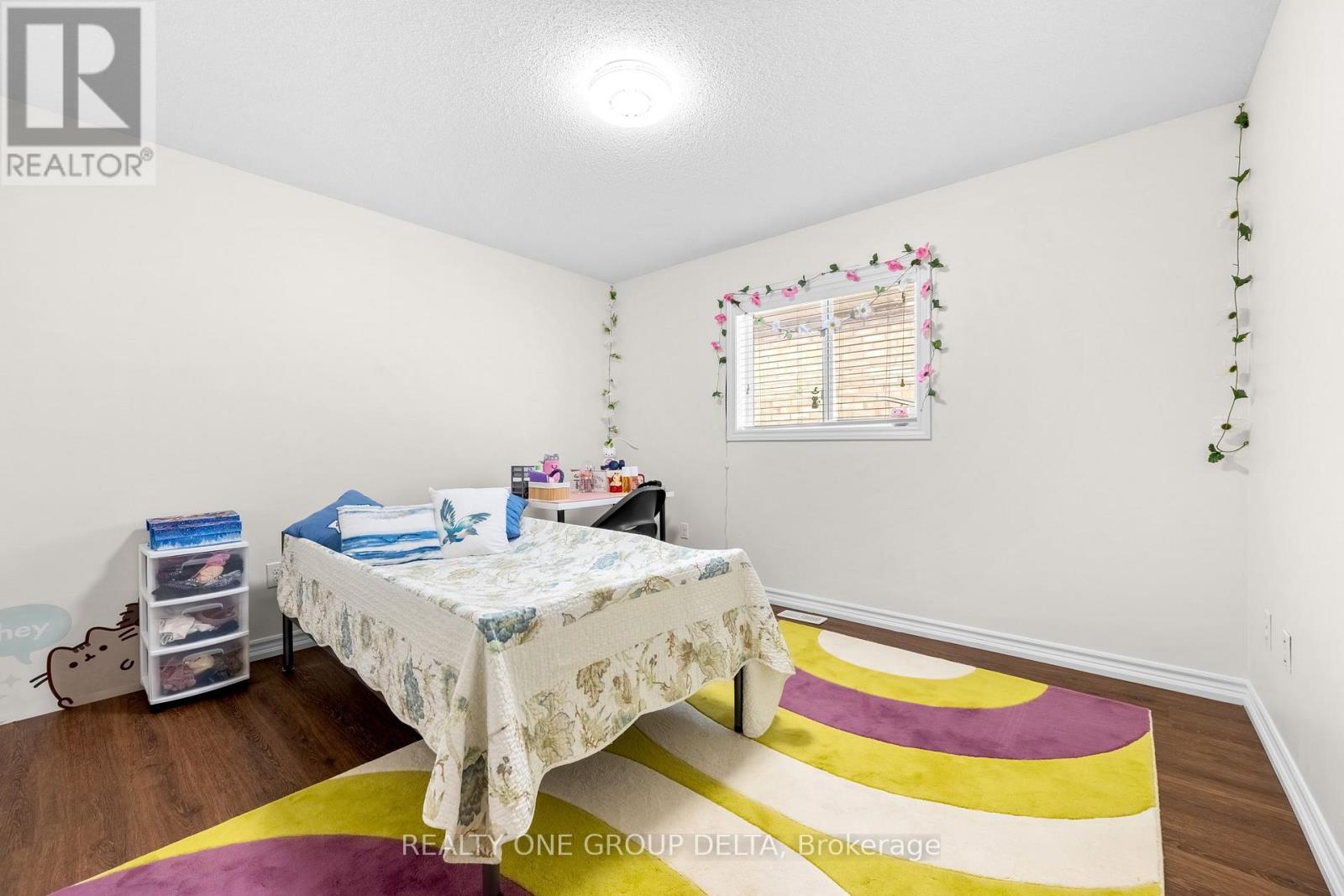 8 Charlemagne Avenue, Barrie, Ontario  L4M 0A9 - Photo 27 - S13109100