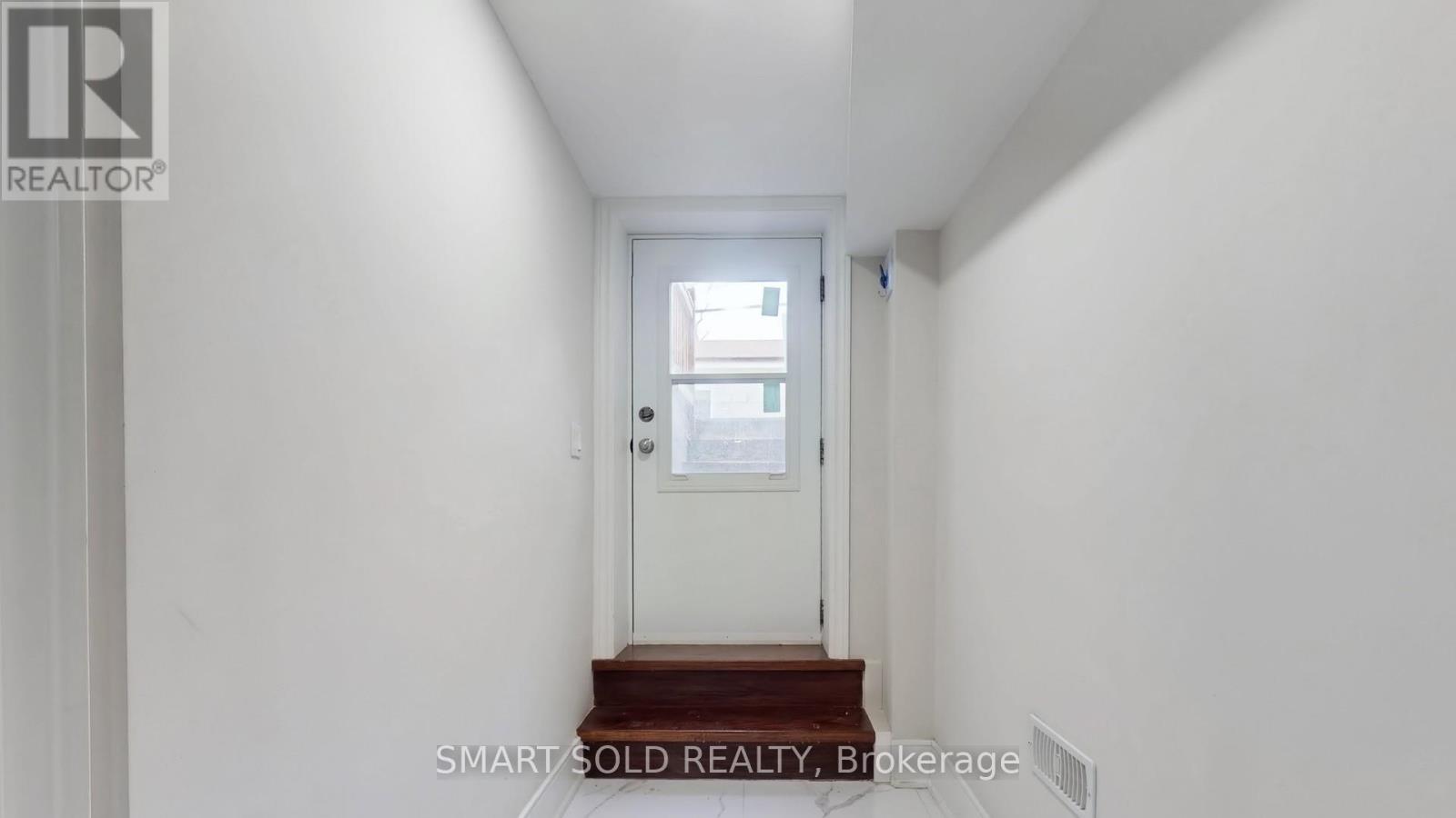 Bsmt - 1040 Ossington Avenue, Toronto, Ontario  M6G 3V6 - Photo 5 - W13109066