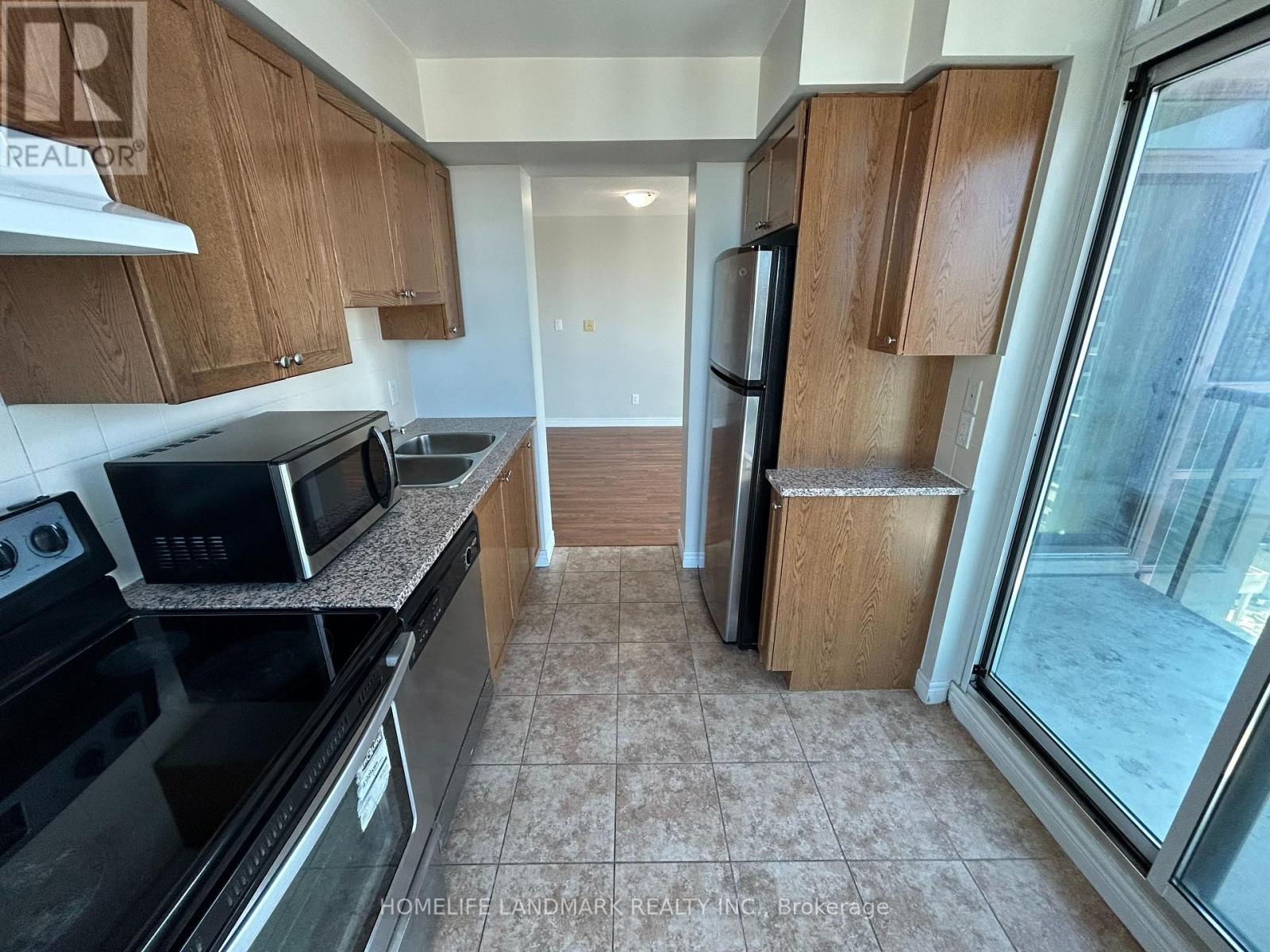 1808 - 208 Enfield Place, Mississauga, Ontario  L5B 0G8 - Photo 7 - W13109078