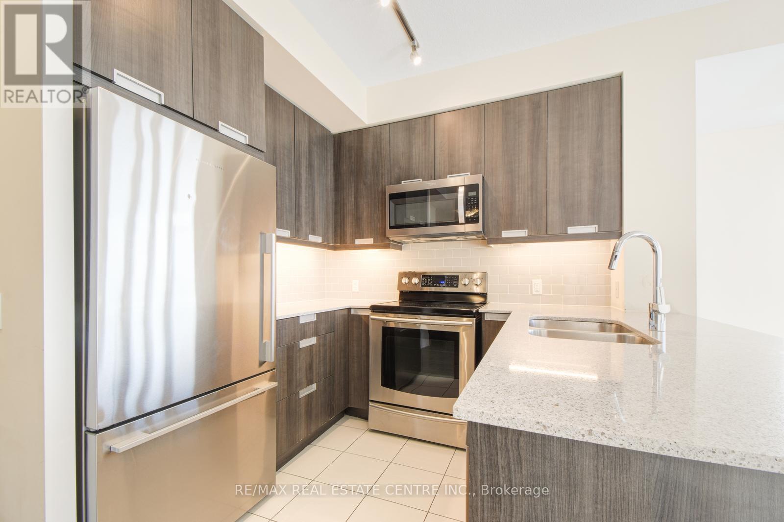 2917 - 35 Watergarden Drive, Mississauga, Ontario  L5R 1B2 - Photo 11 - W13109112
