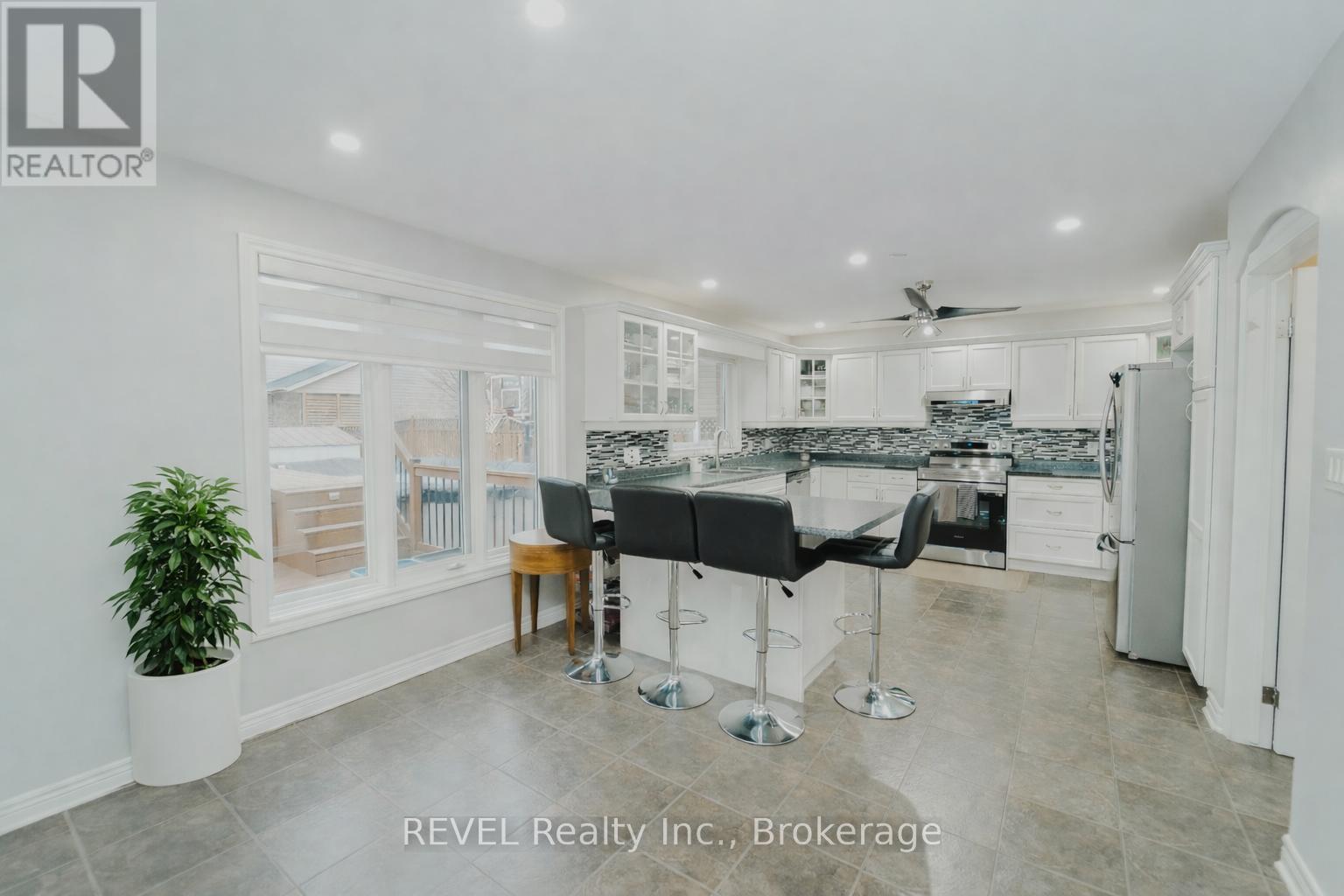 6978 Shannon Drive, Niagara Falls, Ontario  L2H 3N7 - Photo 10 - X13109138