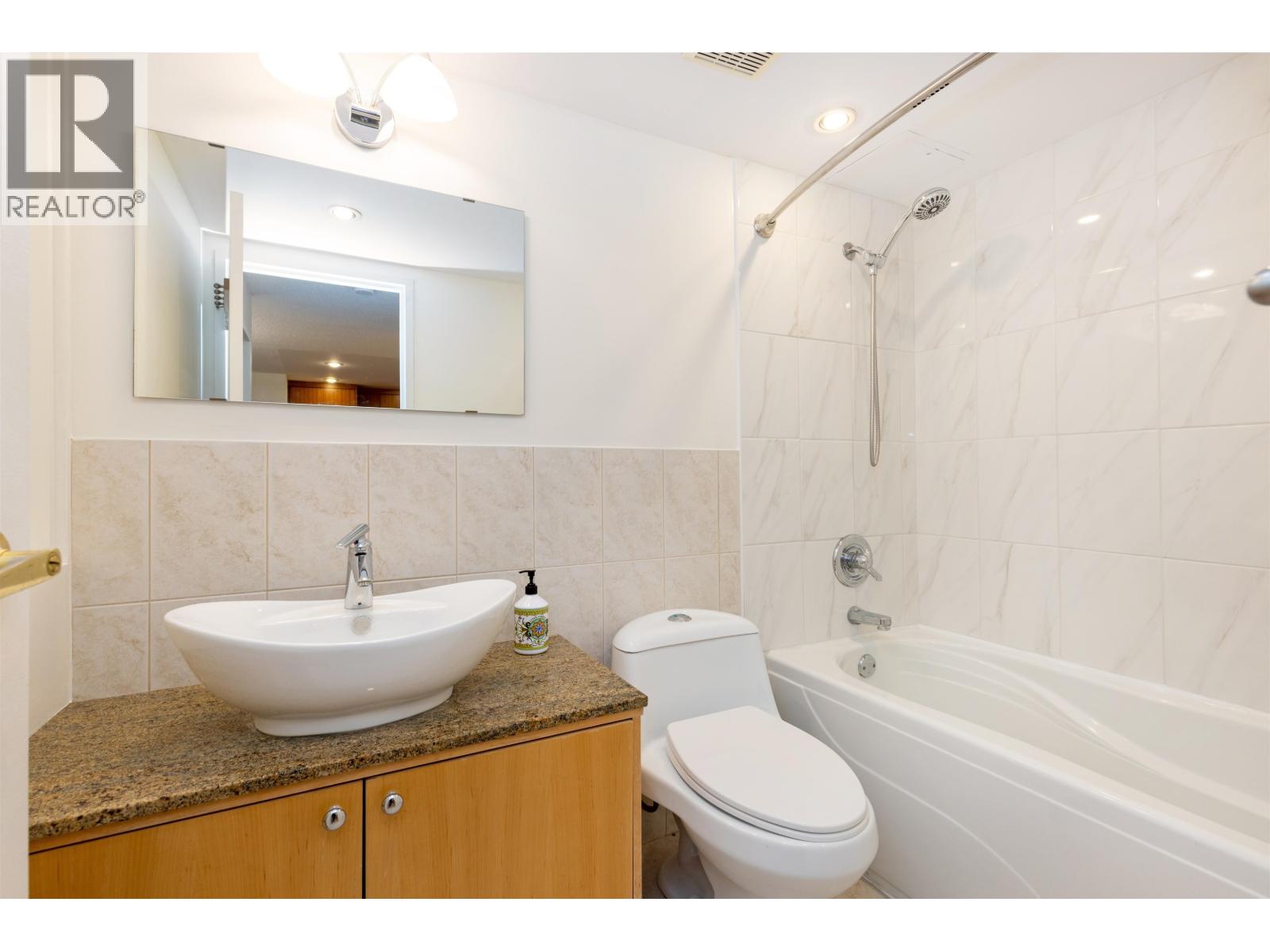 213 1209 Howie Avenue, Coquitlam, British Columbia  V3J 1T9 - Photo 19 - R3111291