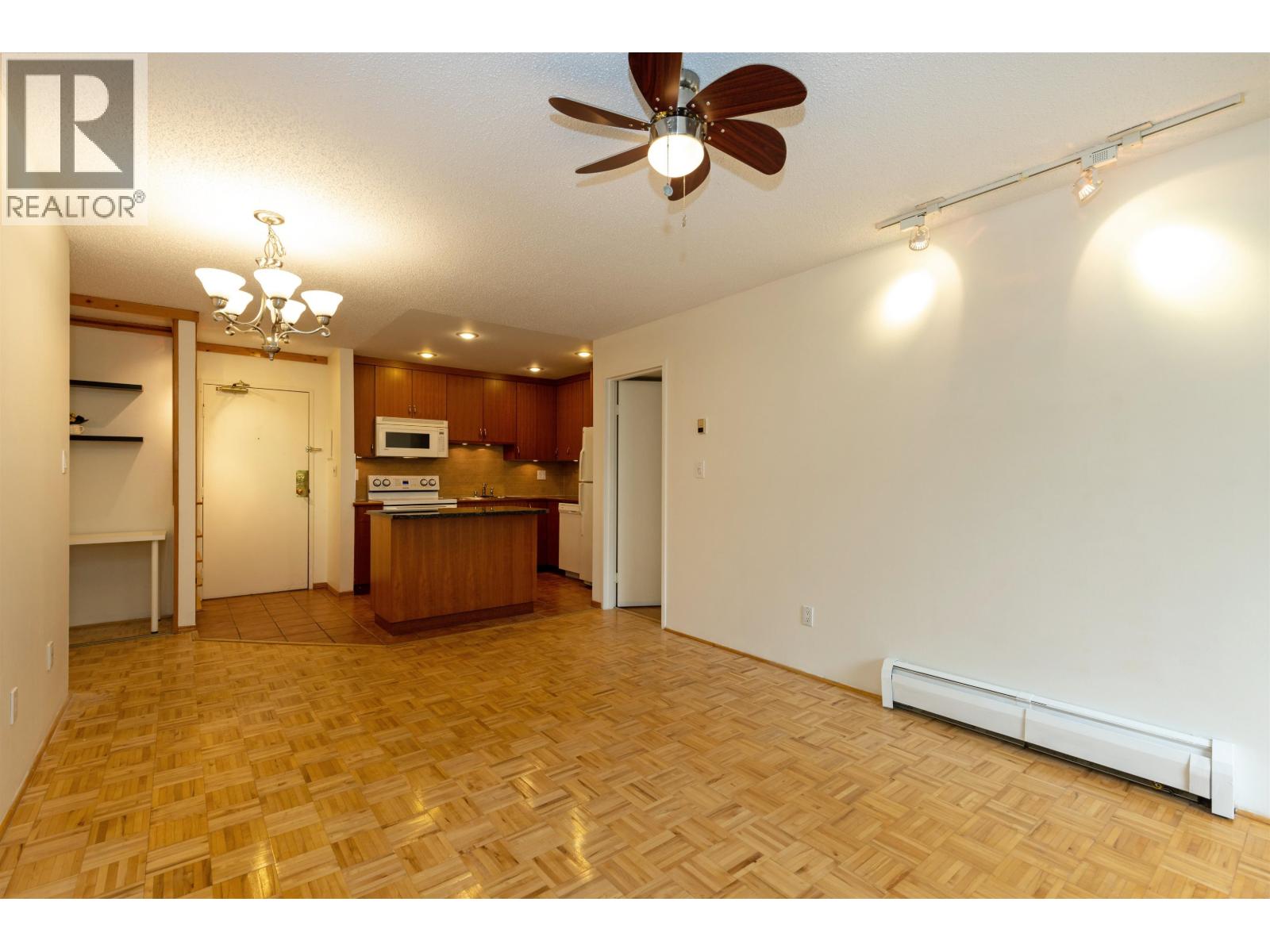213 1209 Howie Avenue, Coquitlam, British Columbia  V3J 1T9 - Photo 10 - R3111291