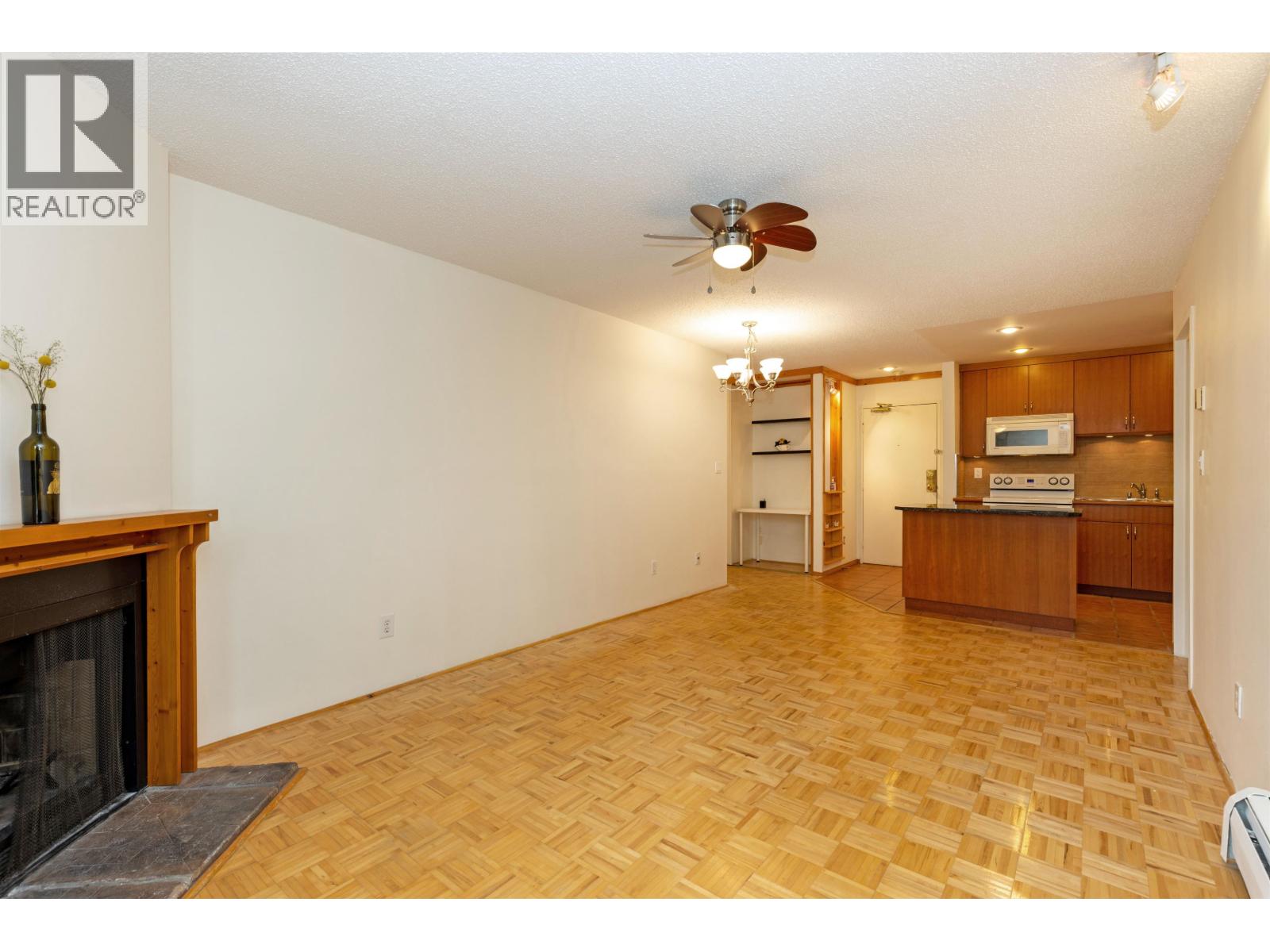 213 1209 Howie Avenue, Coquitlam, British Columbia  V3J 1T9 - Photo 9 - R3111291