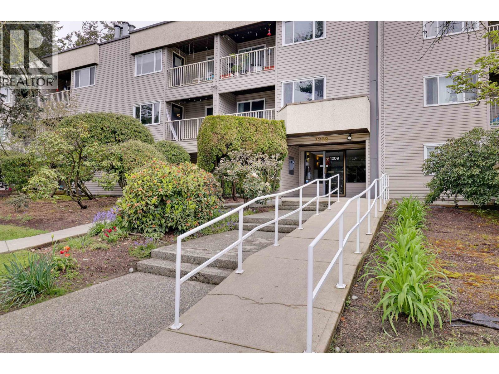 213 1209 Howie Avenue, Coquitlam, British Columbia  V3J 1T9 - Photo 25 - R3111291