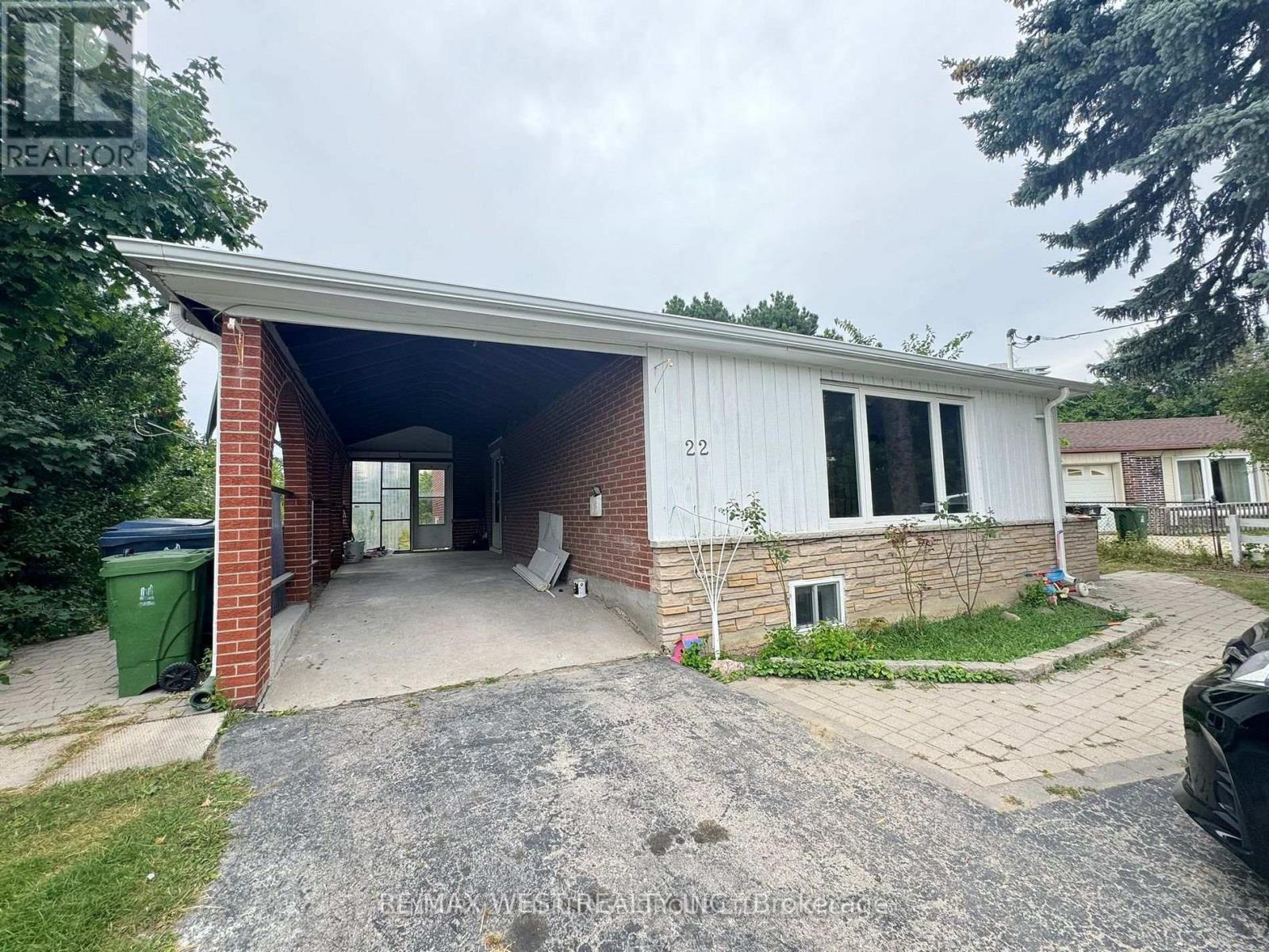 22 AXSMITH CRESCENT, Toronto, Ontario