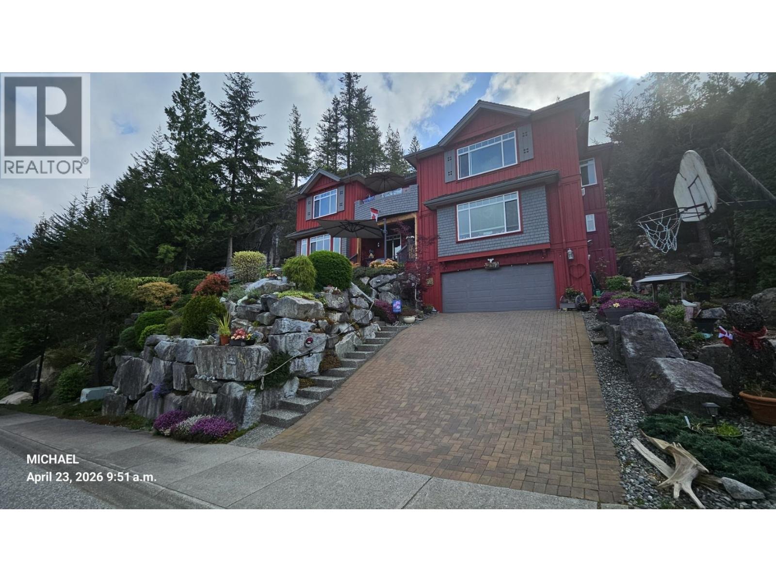139 FURRY CREEK DRIVE, Furry Creek, British Columbia