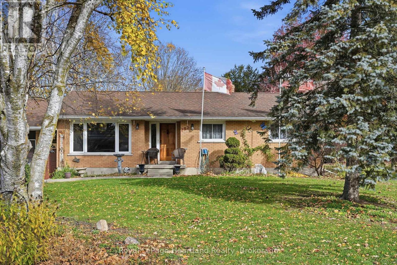 292 WELLINGTON STREET, North Huron, Ontario